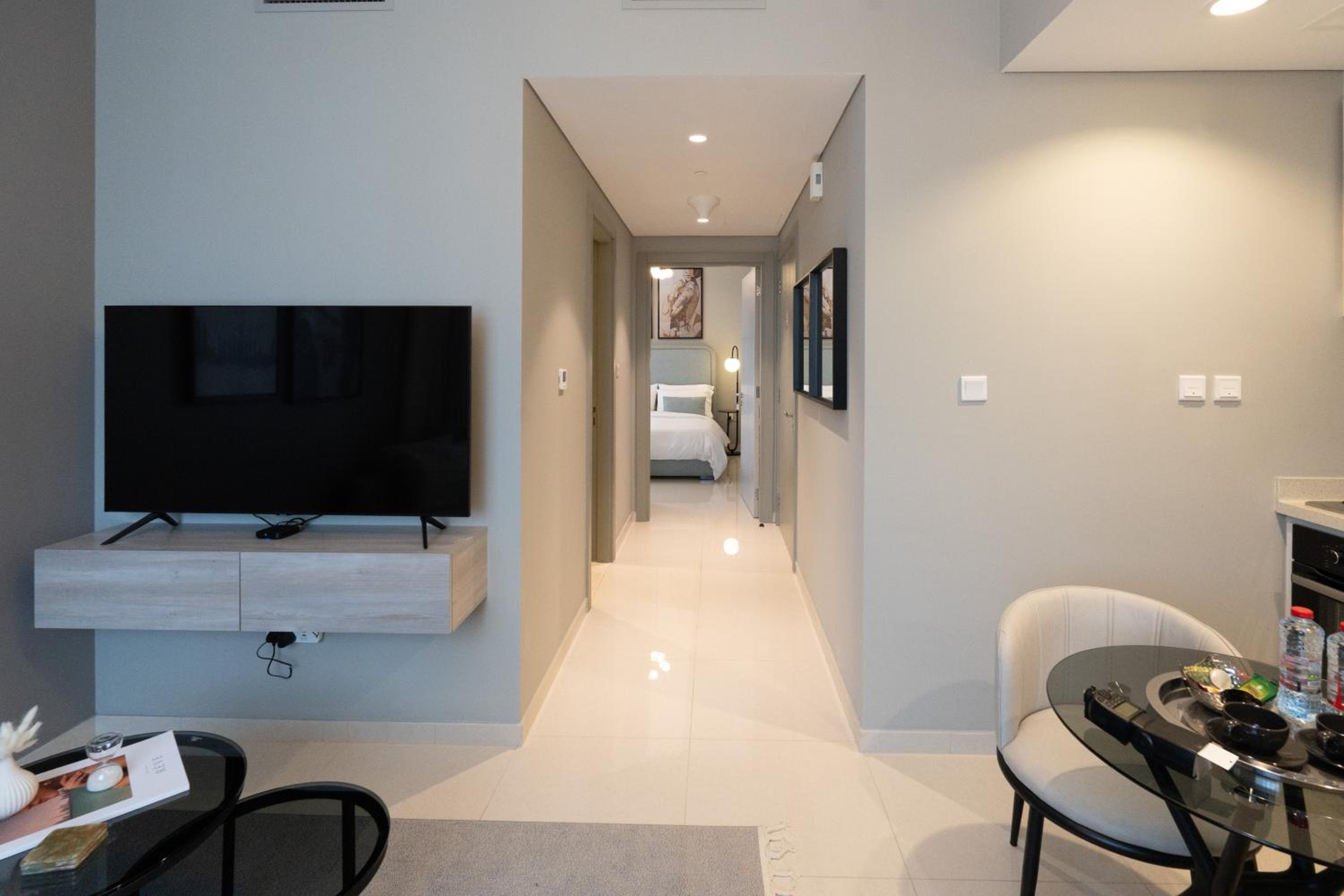 Keyrock Living - Elegant City Escape at Zada Tower
