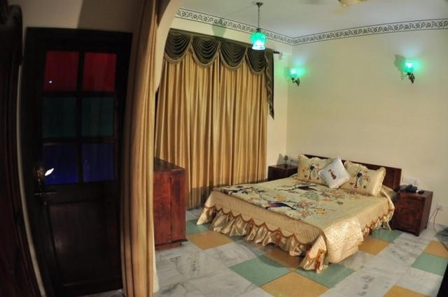 Rani Mahal Hotel