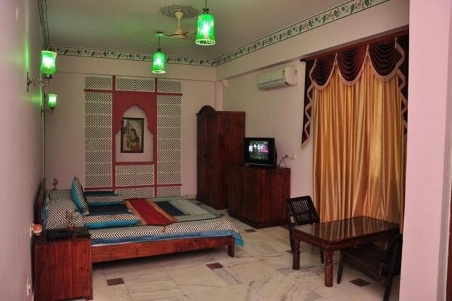 Rani Mahal Hotel