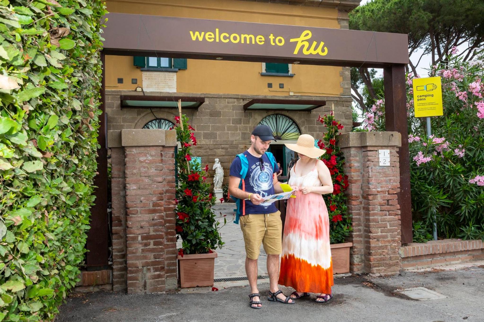 hu Park Albatros village