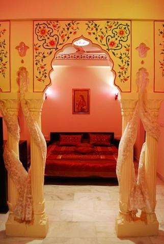 Rani Mahal Hotel