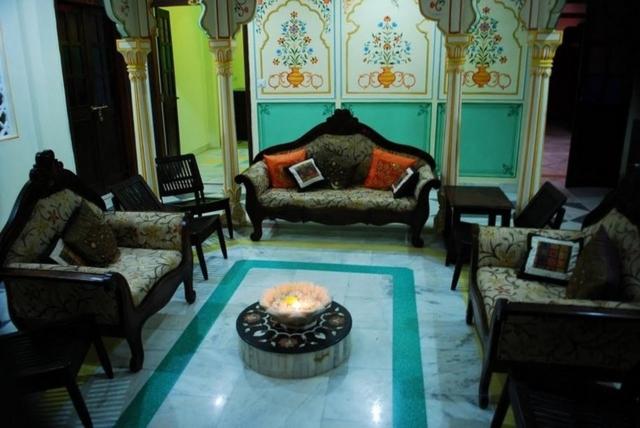 Rani Mahal Hotel