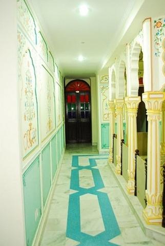 Rani Mahal Hotel