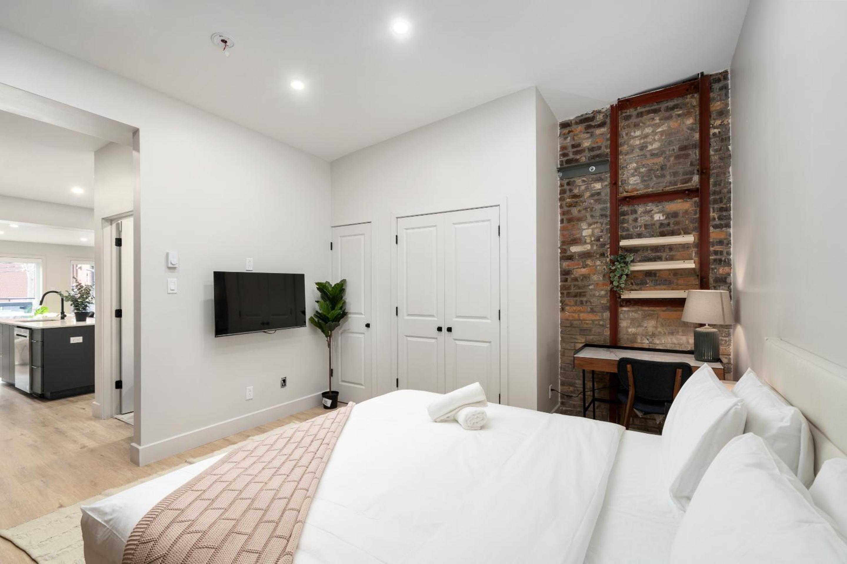 The Griffin ApartHotel- Downtown