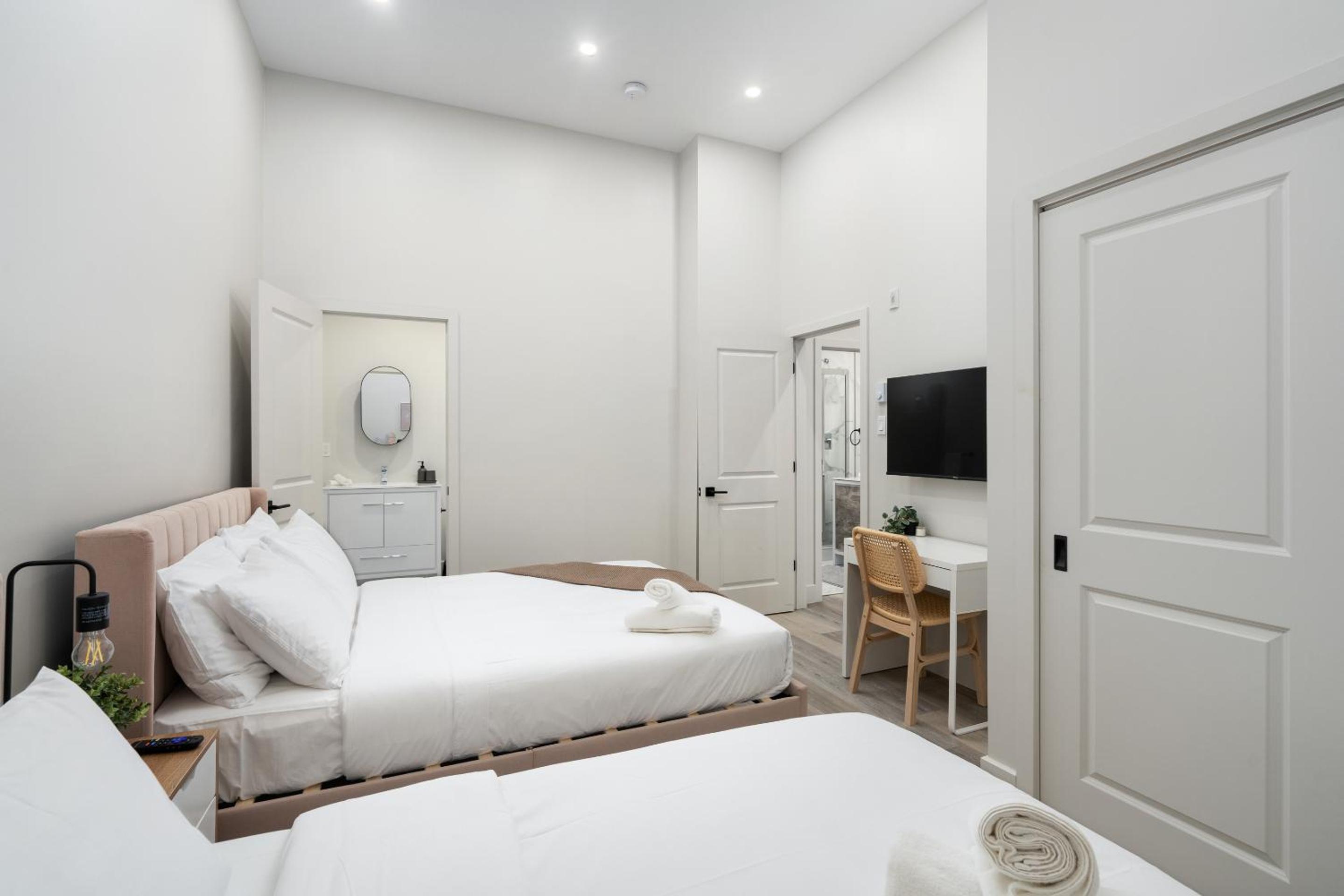 The Griffin ApartHotel- Downtown