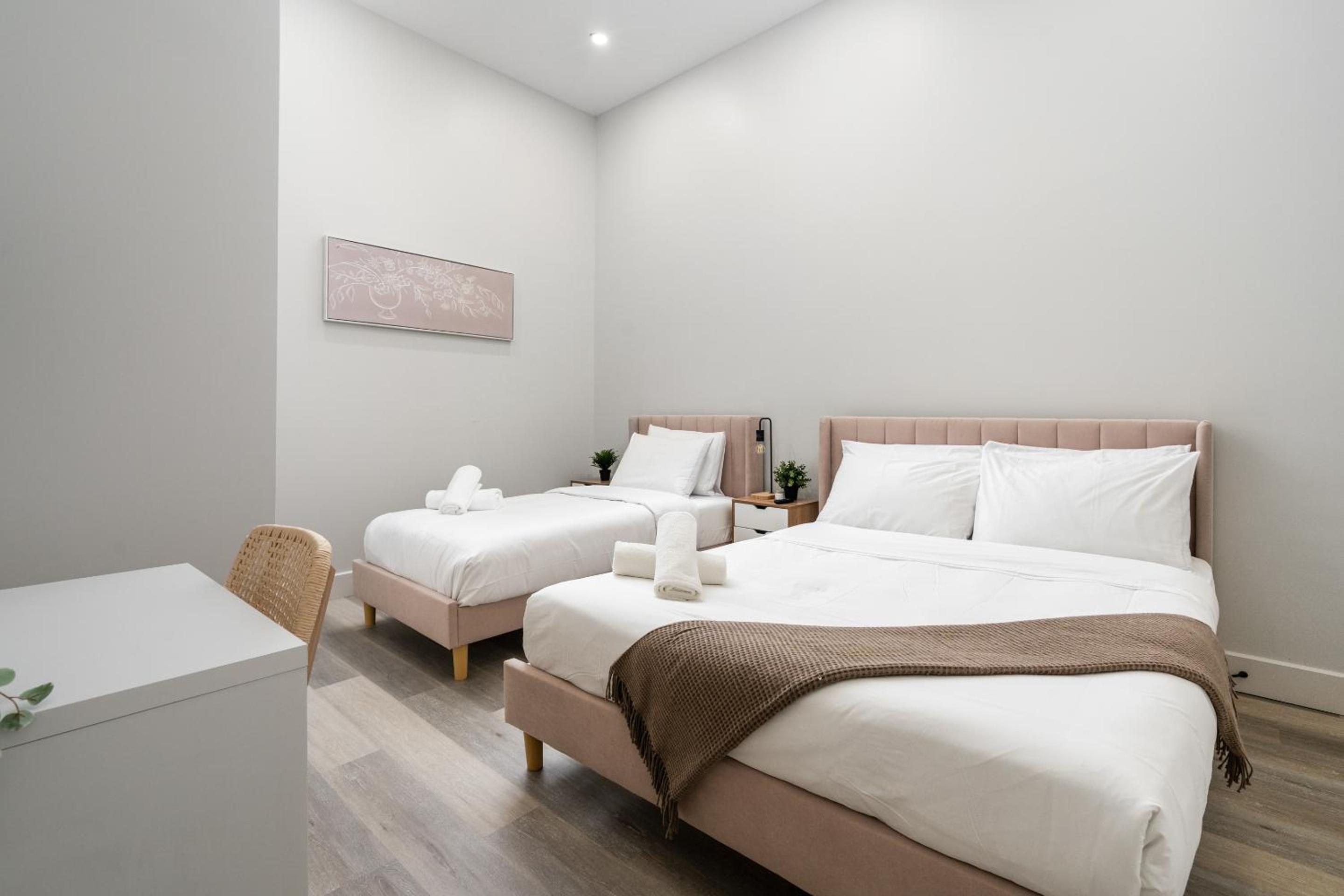 The Griffin ApartHotel- Downtown