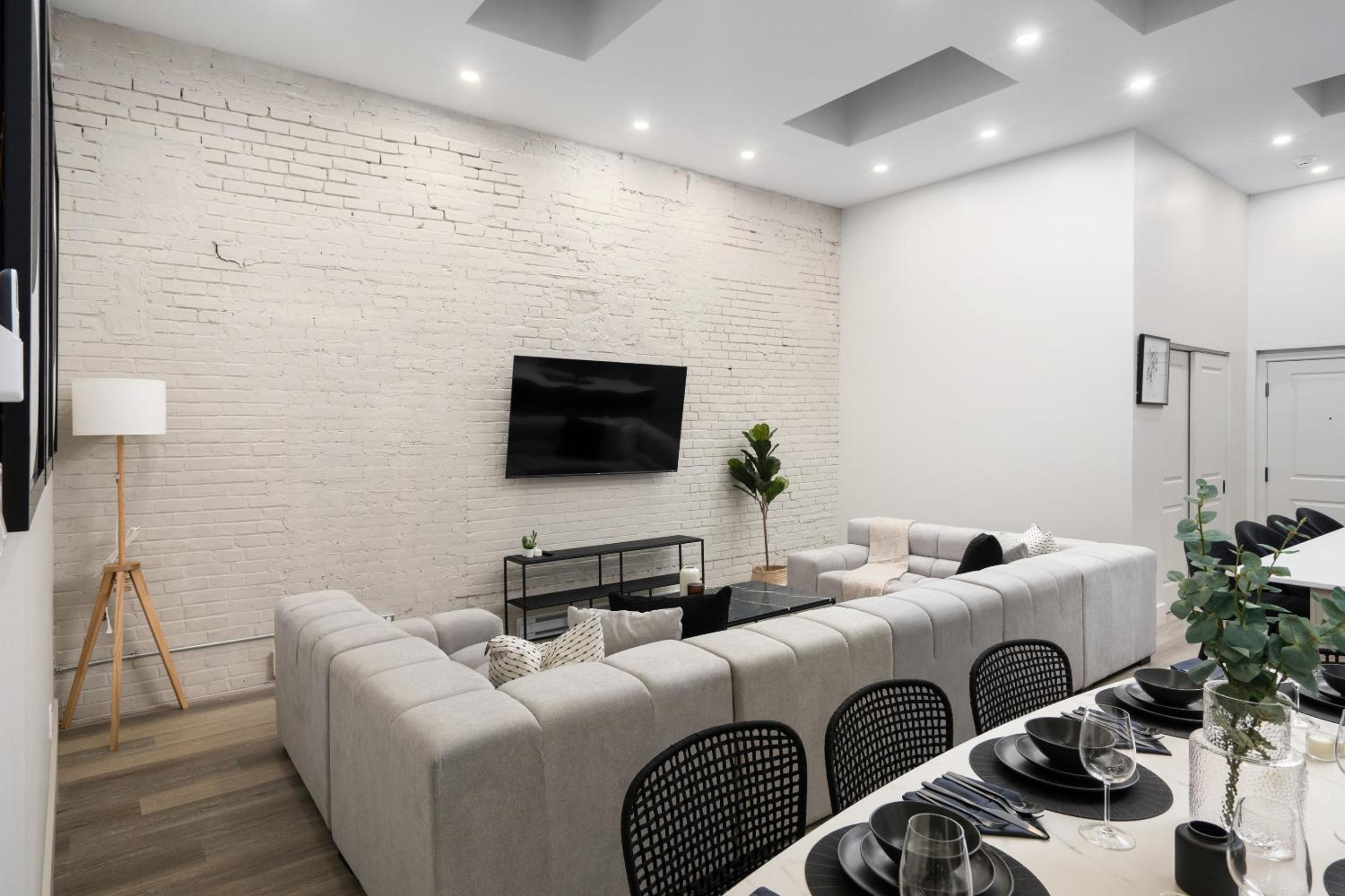 The Griffin ApartHotel- Downtown