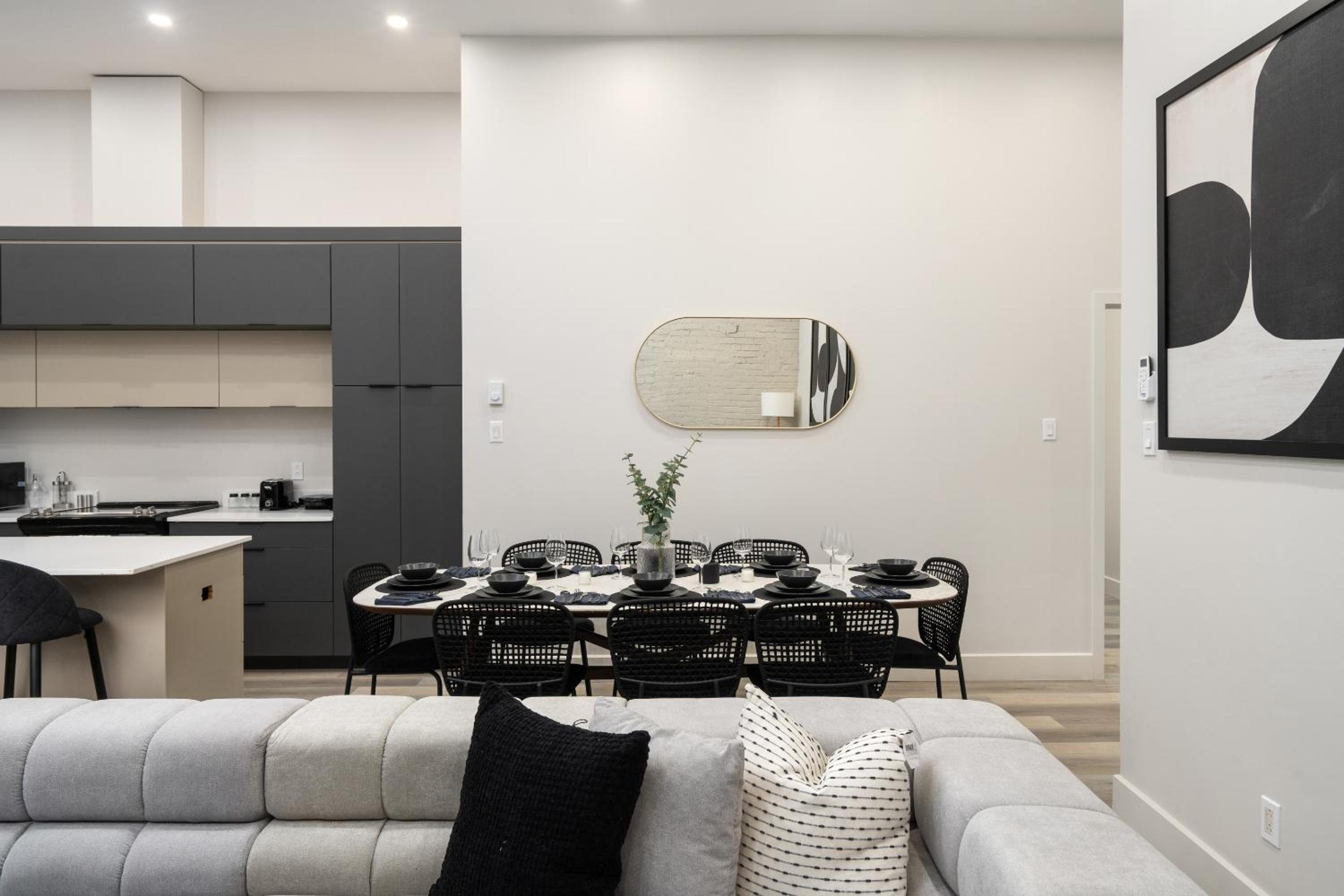 The Griffin ApartHotel- Downtown