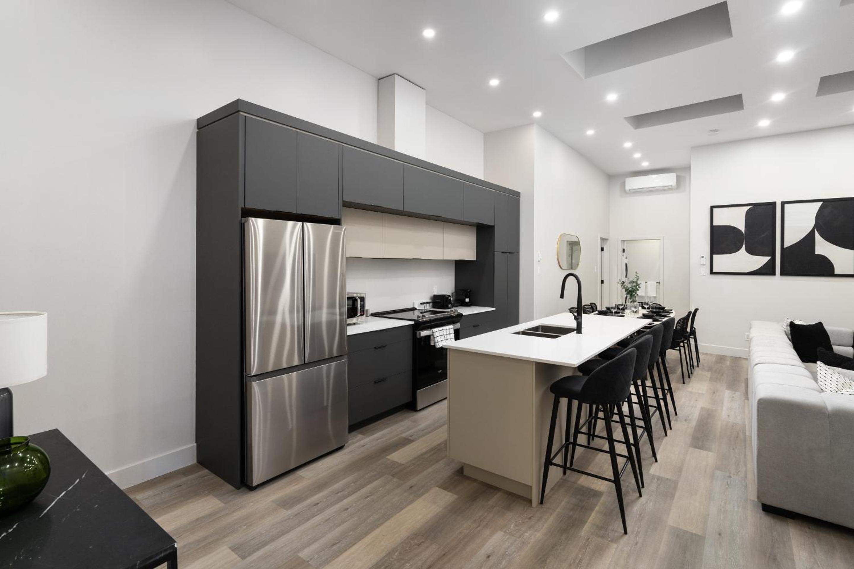 The Griffin ApartHotel- Downtown