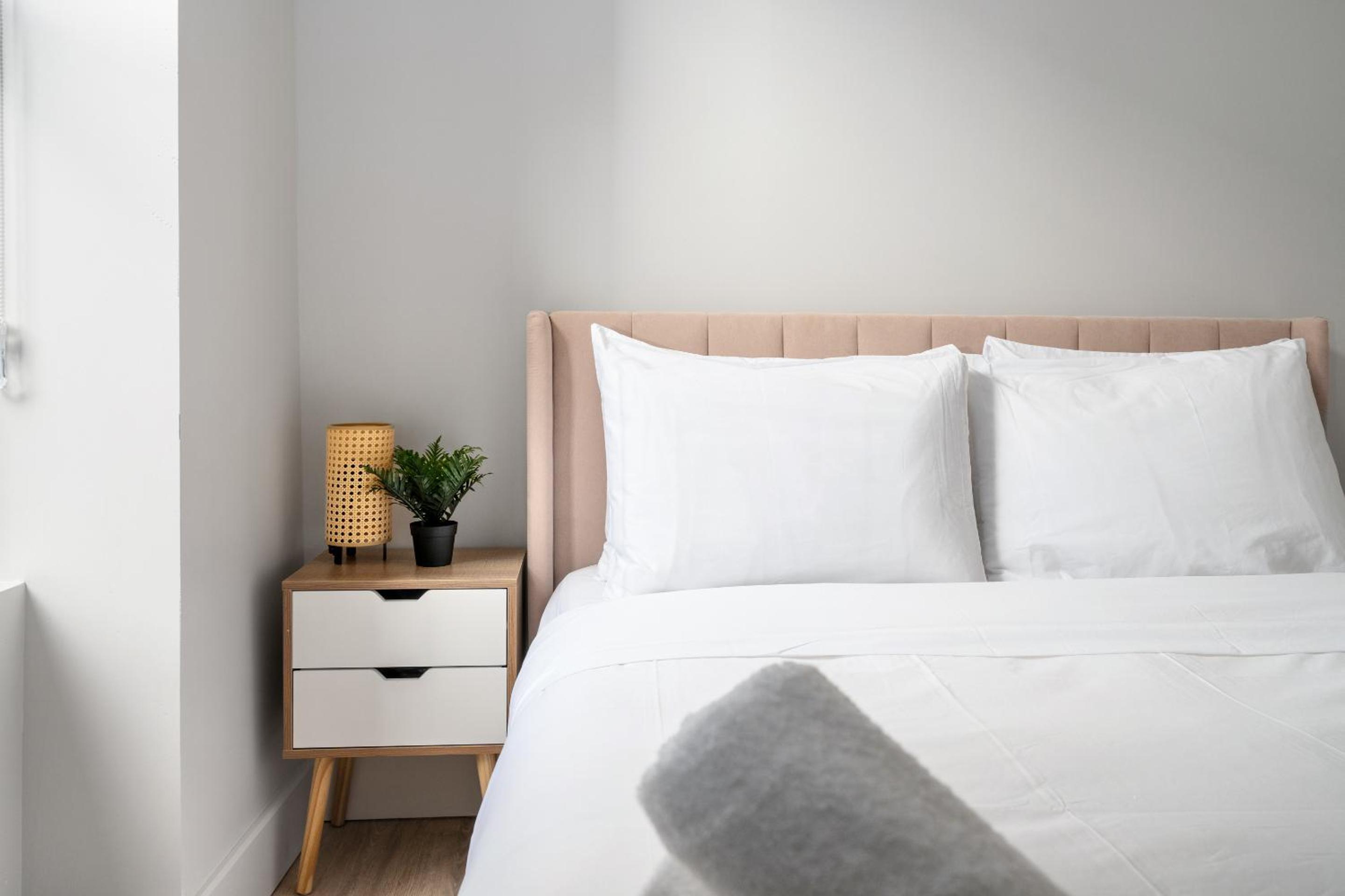 The Griffin ApartHotel- Downtown