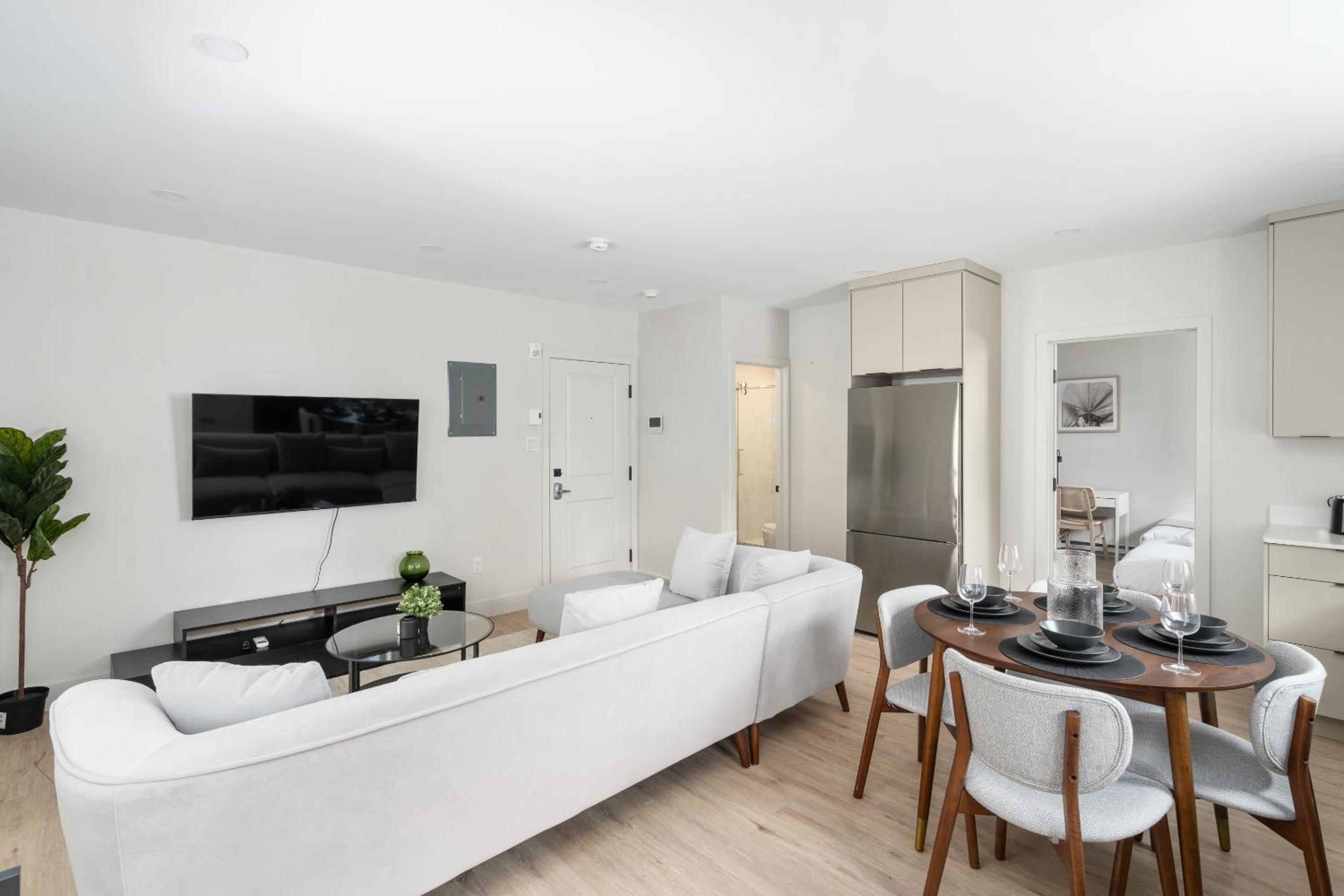 The Griffin ApartHotel- Downtown