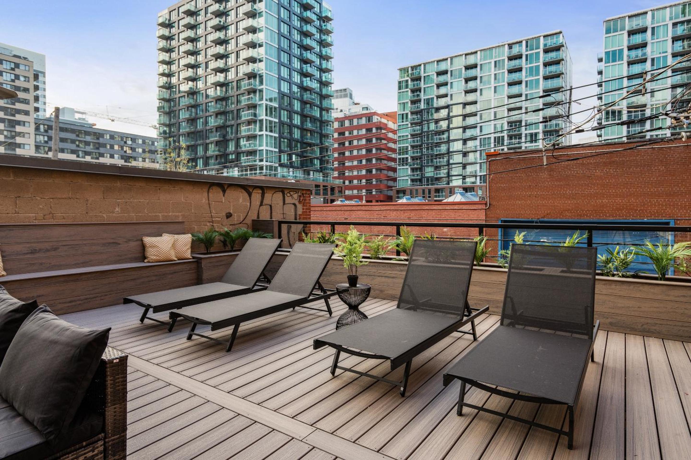 The Griffin ApartHotel- Downtown