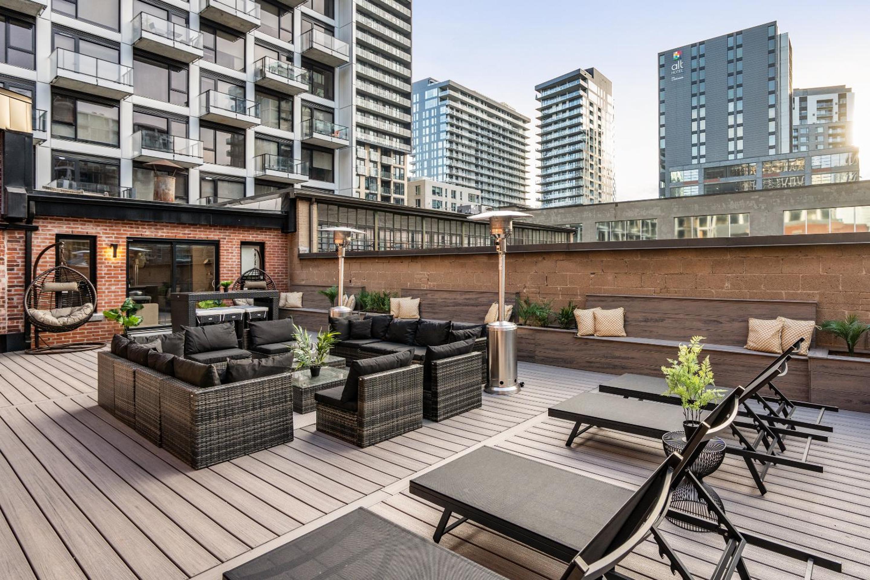 The Griffin ApartHotel- Downtown