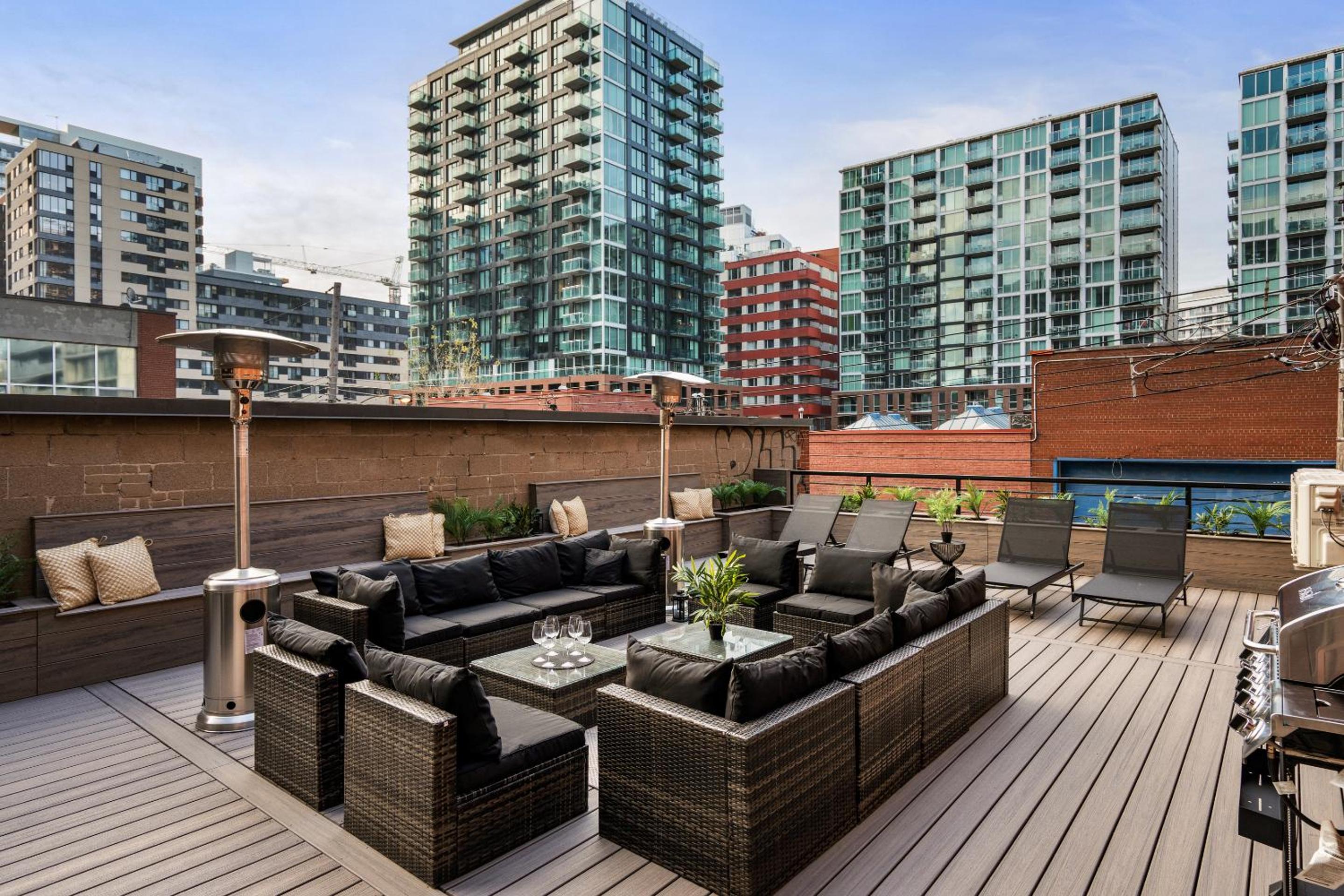 The Griffin ApartHotel- Downtown