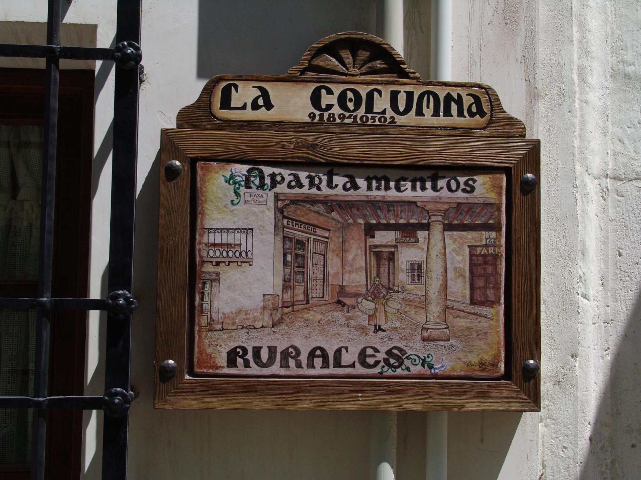 Apartamentos La Columna view 2