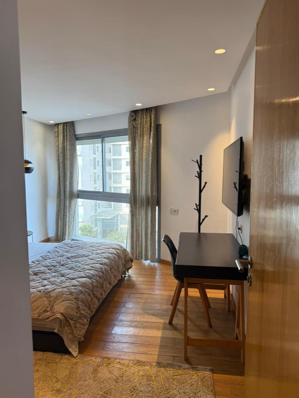 Stunning sea-view apartment 20