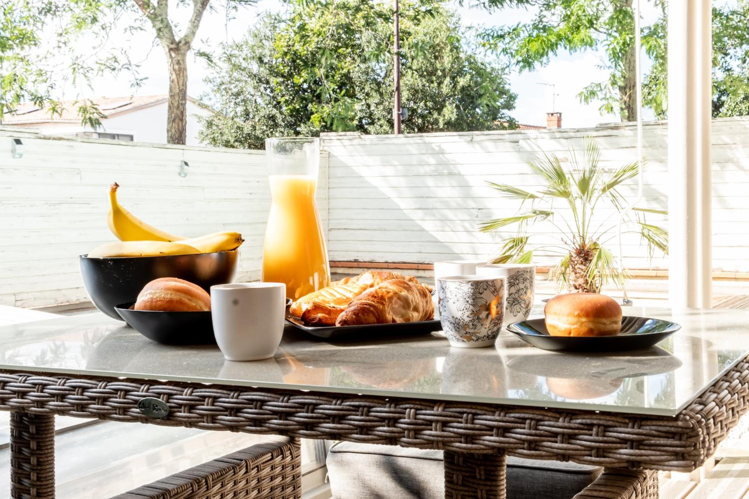 Villa St Simon - 11 couchages, piscine, parking, parfait entre famille, amis ou pros