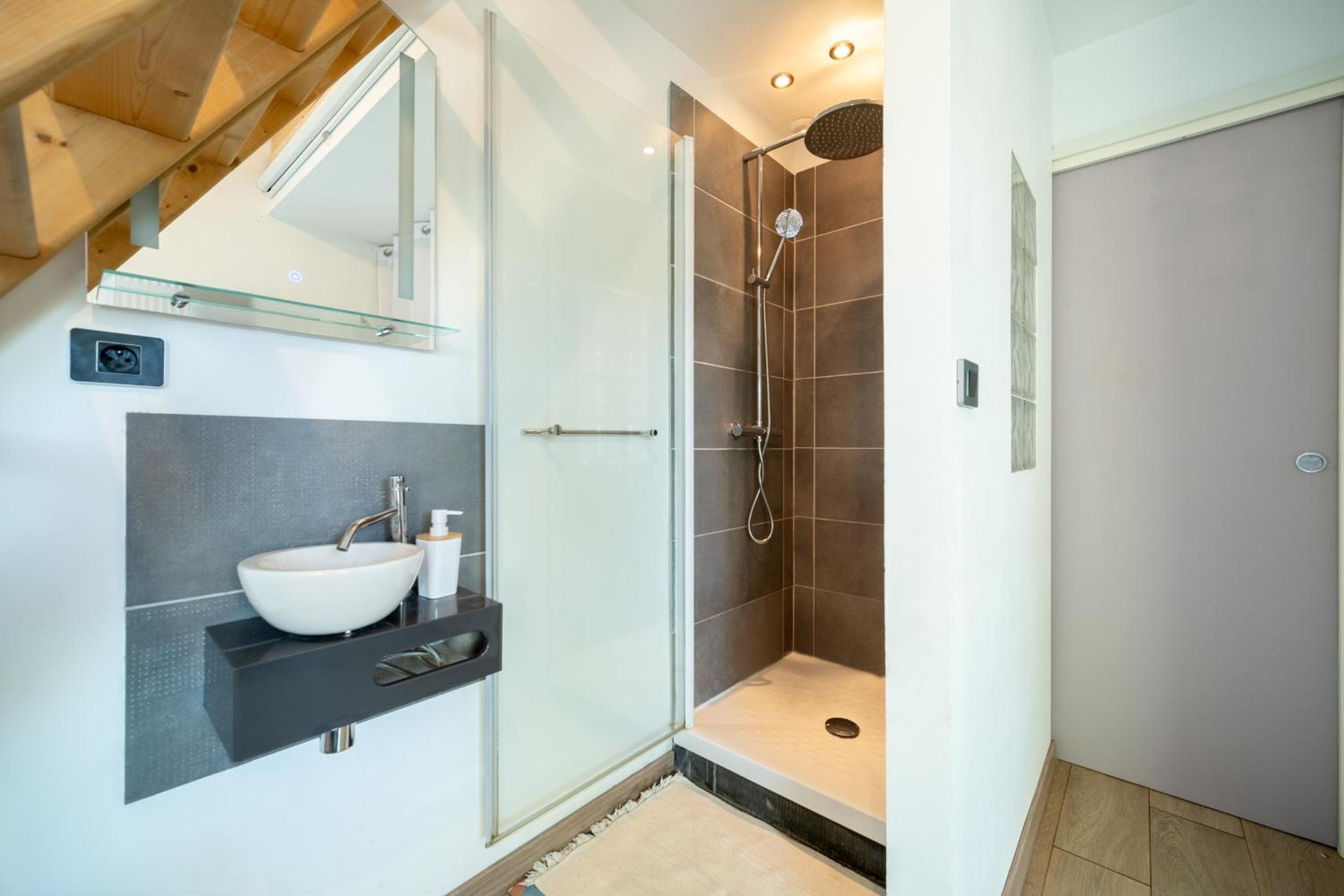 Villa St Simon - 11 couchages, piscine, parking, parfait entre famille, amis ou pros