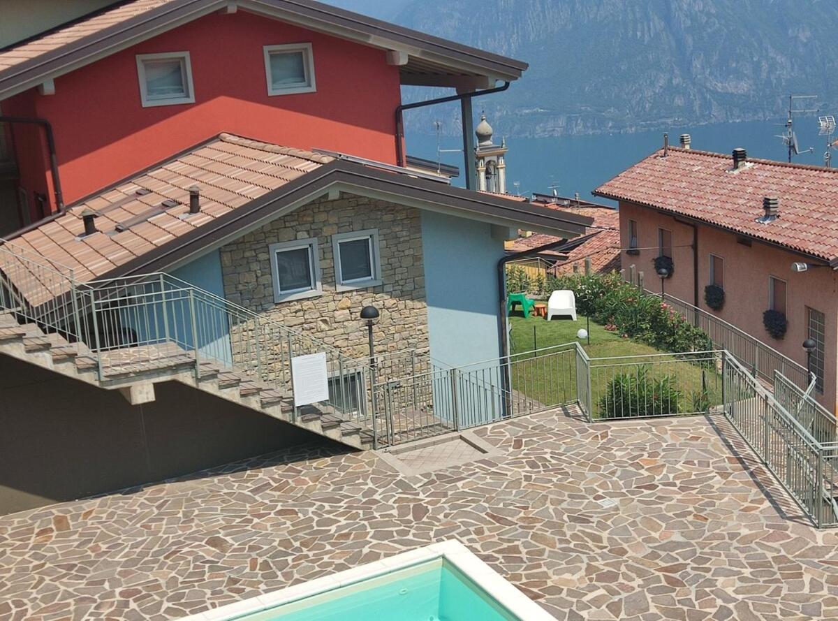 HOST4U - BLONDIE Aparment with Pool & Beautiful View on Iseo Lake
