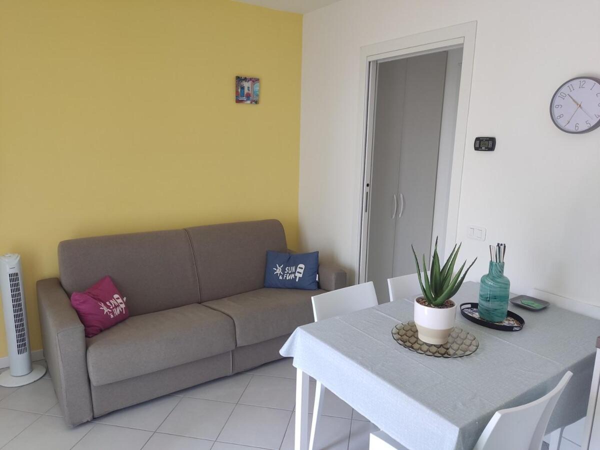 HOST4U - BLONDIE Aparment with Pool & Beautiful View on Iseo Lake