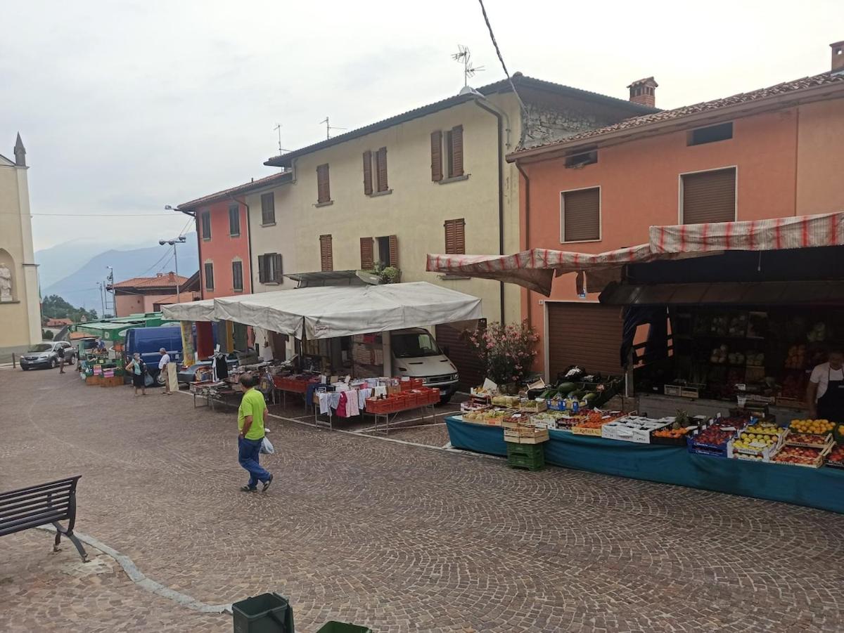 HOST4U - BLONDIE Aparment with Pool & Beautiful View on Iseo Lake