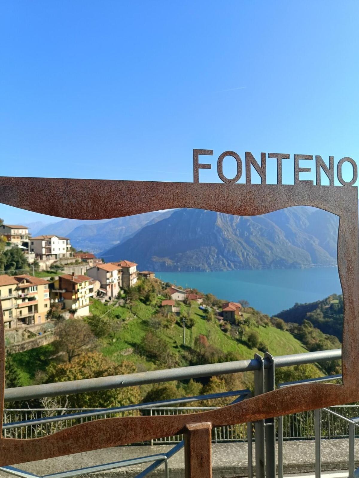 HOST4U - BLONDIE Aparment with Pool & Beautiful View on Iseo Lake