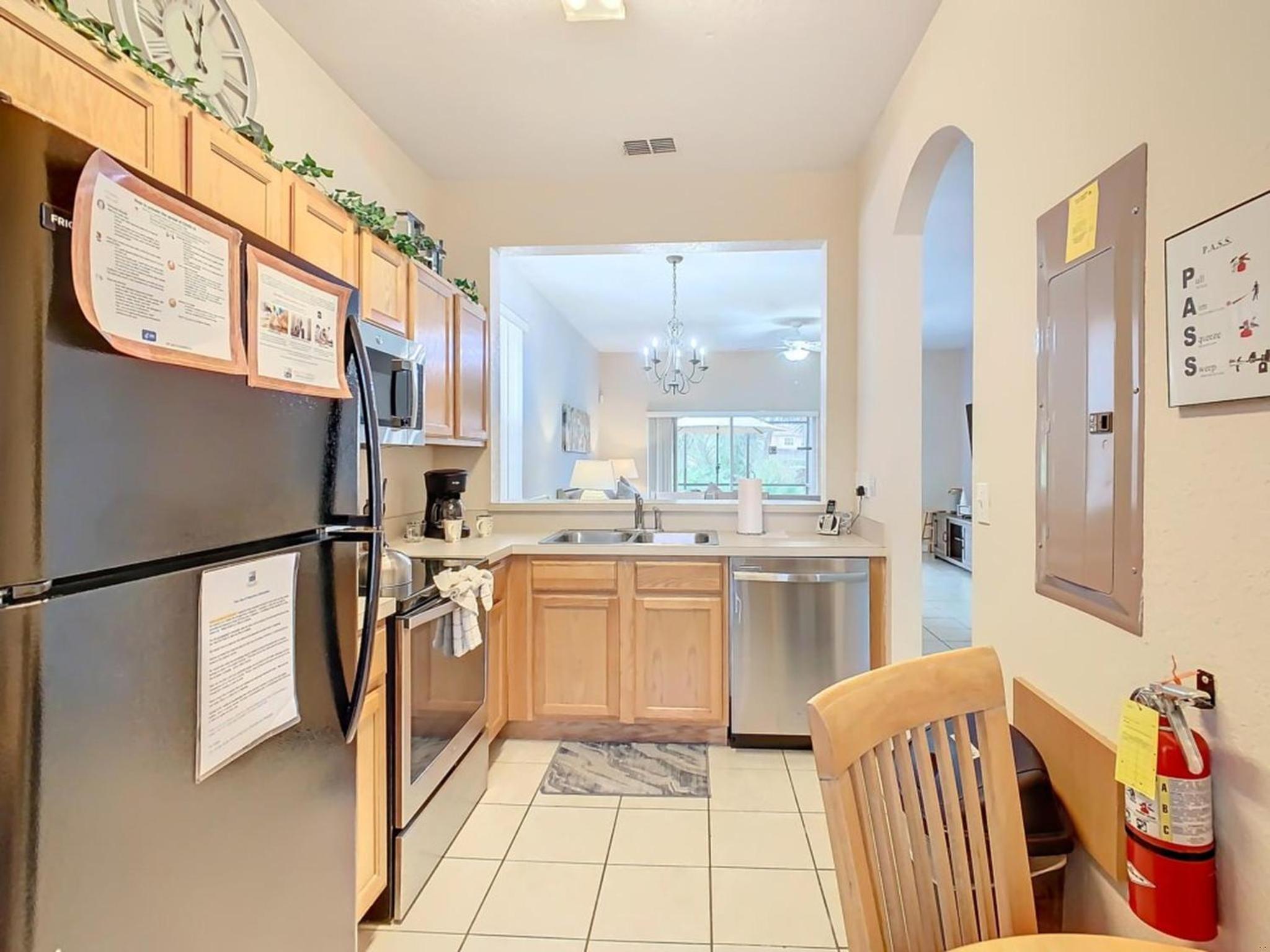Family Getaway: 4BR Townhome by Old Town