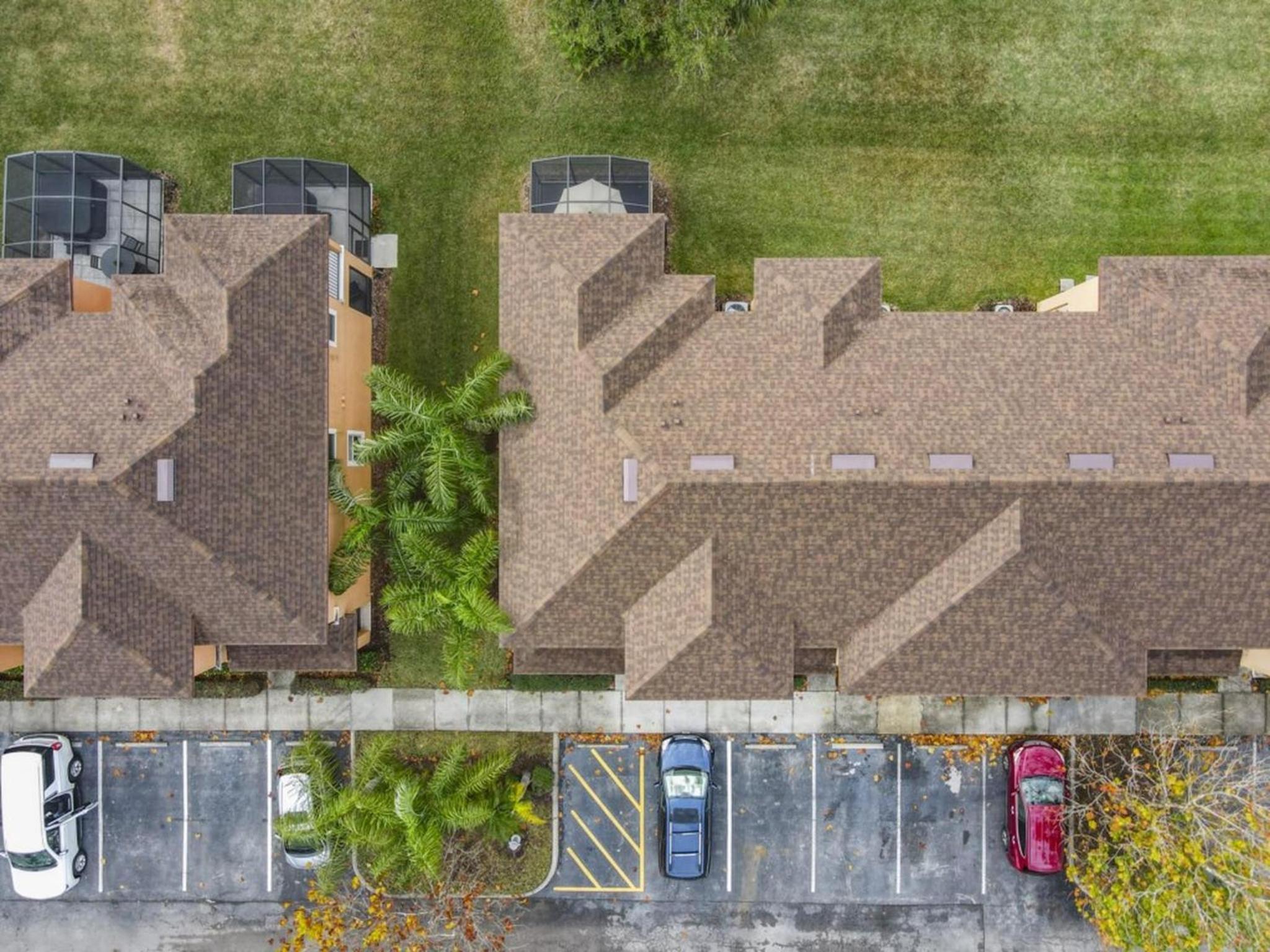 Family Getaway: 4BR Townhome by Old Town