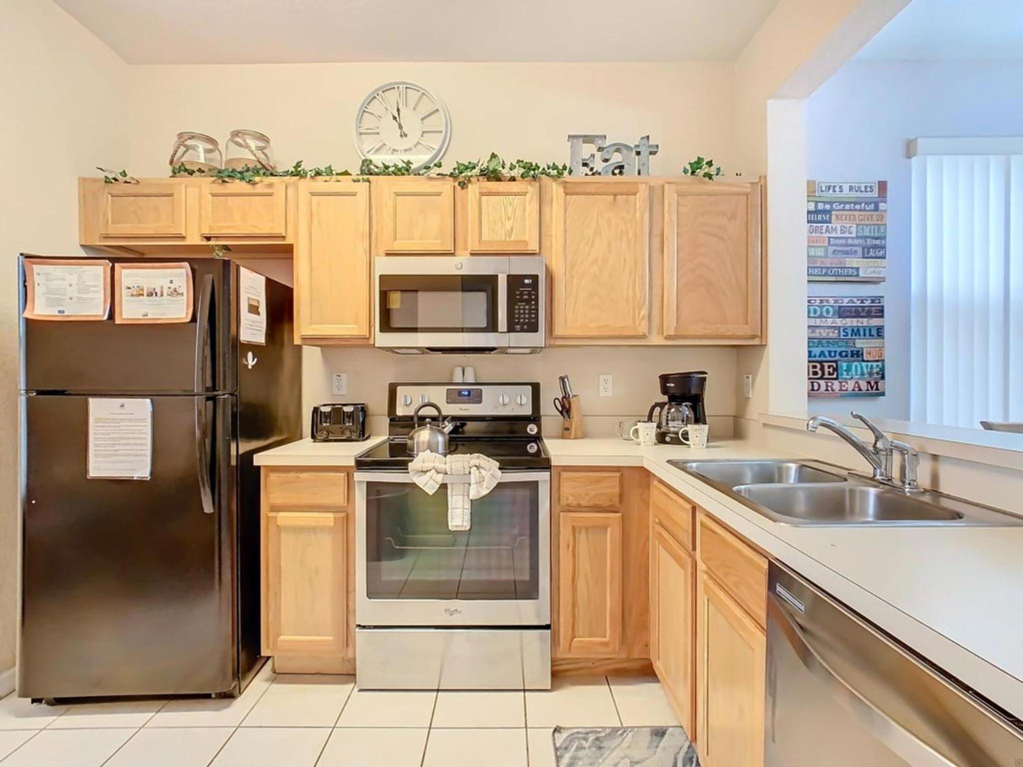 Family Getaway: 4BR Townhome by Old Town