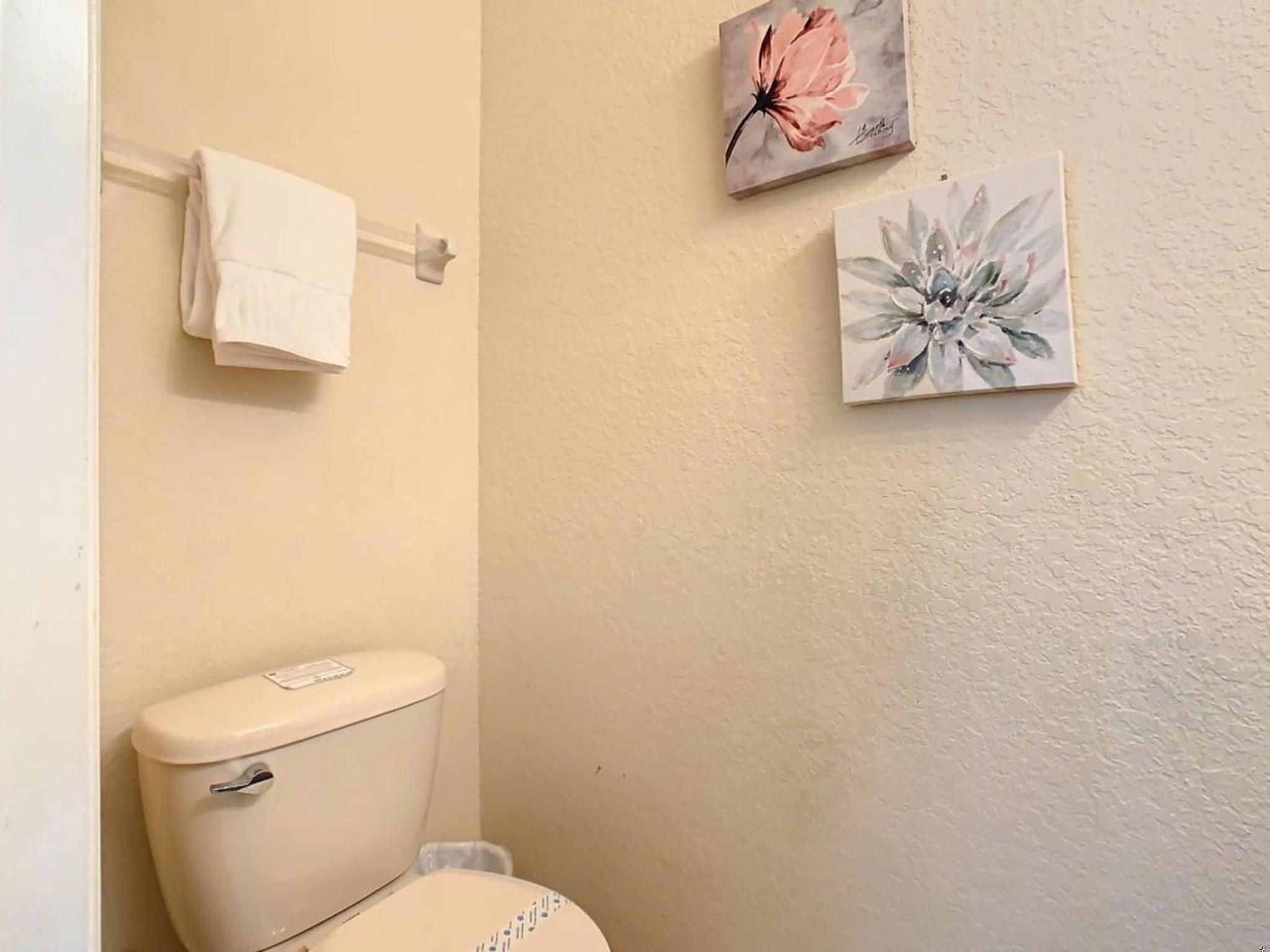 Family Getaway: 4BR Townhome by Old Town