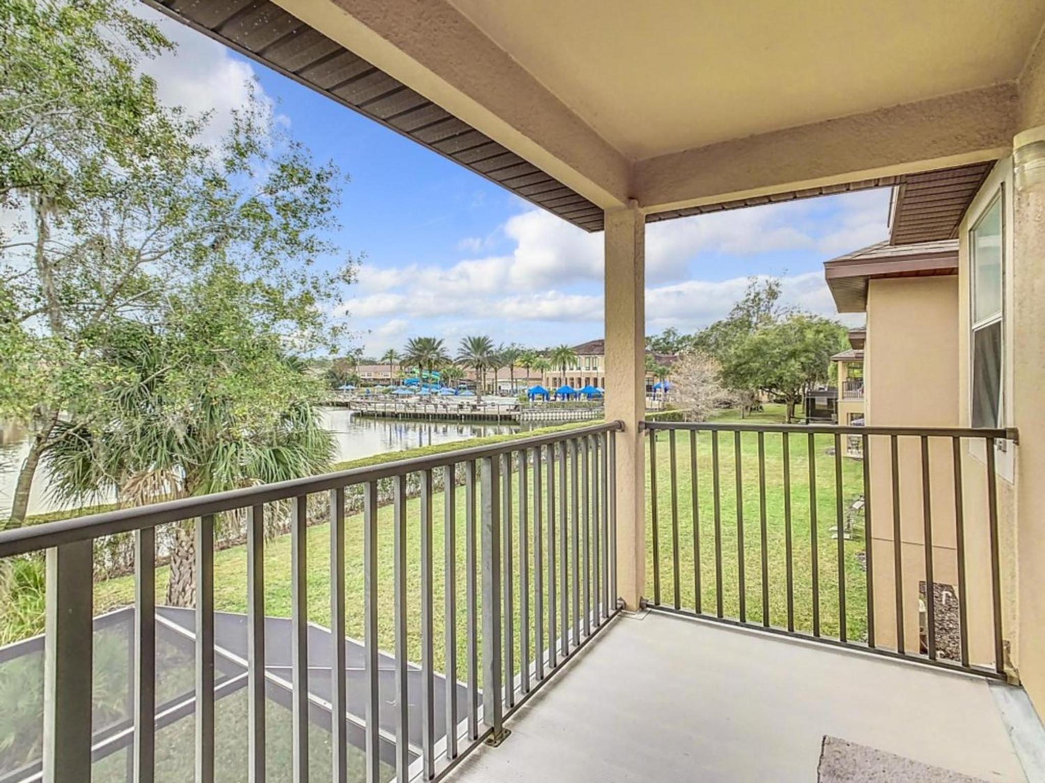 Family Getaway: 4BR Townhome by Old Town