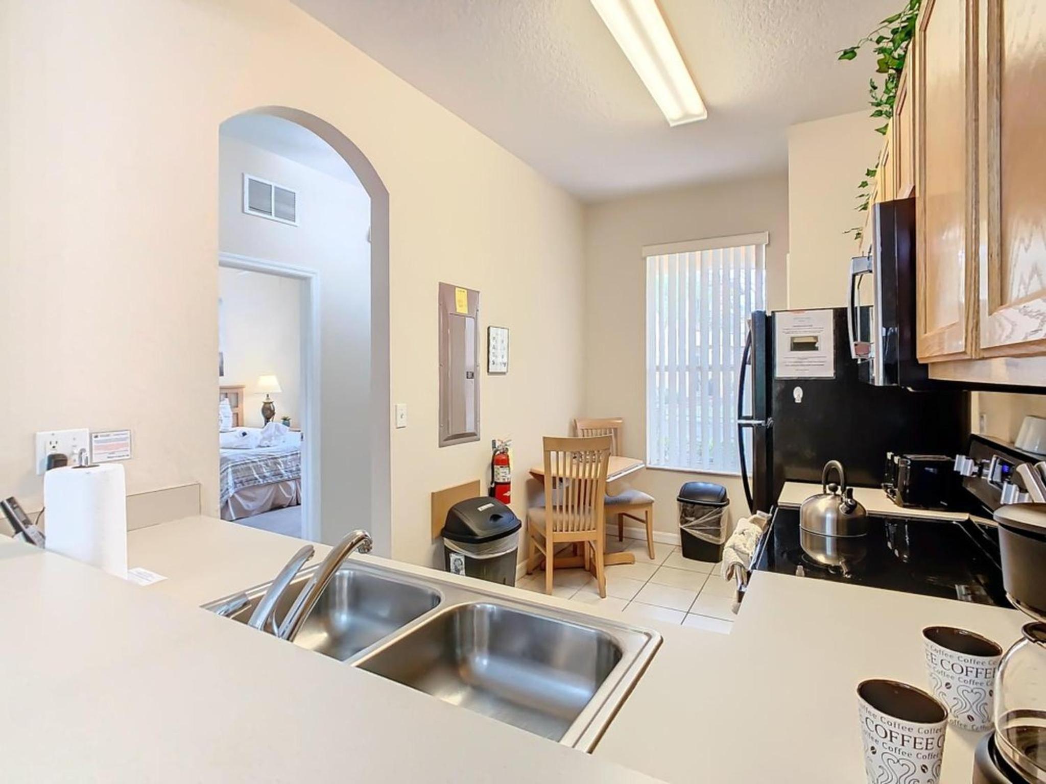 Family Getaway: 4BR Townhome by Old Town