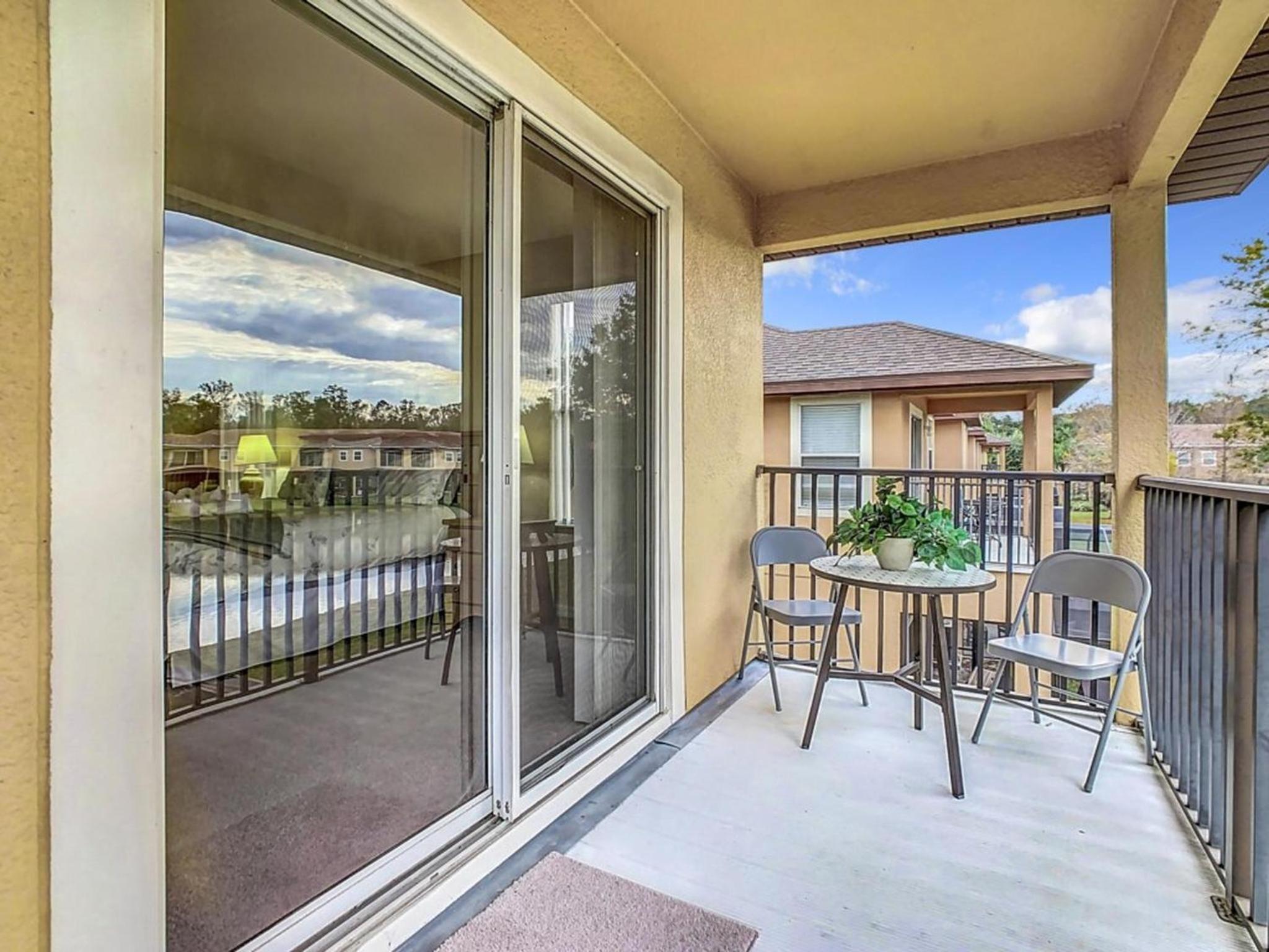 Family Getaway: 4BR Townhome by Old Town