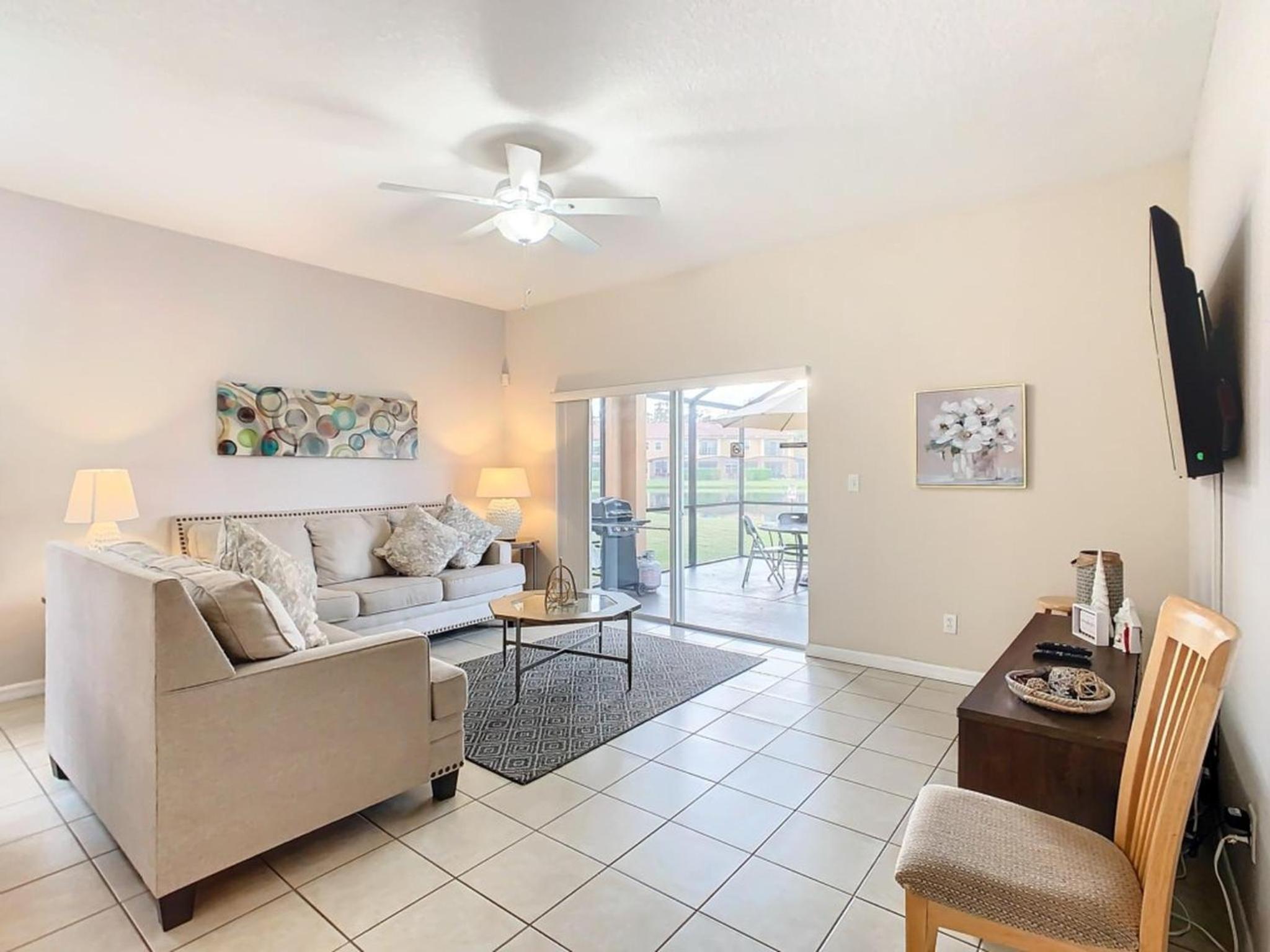 Family Getaway: 4BR Townhome by Old Town