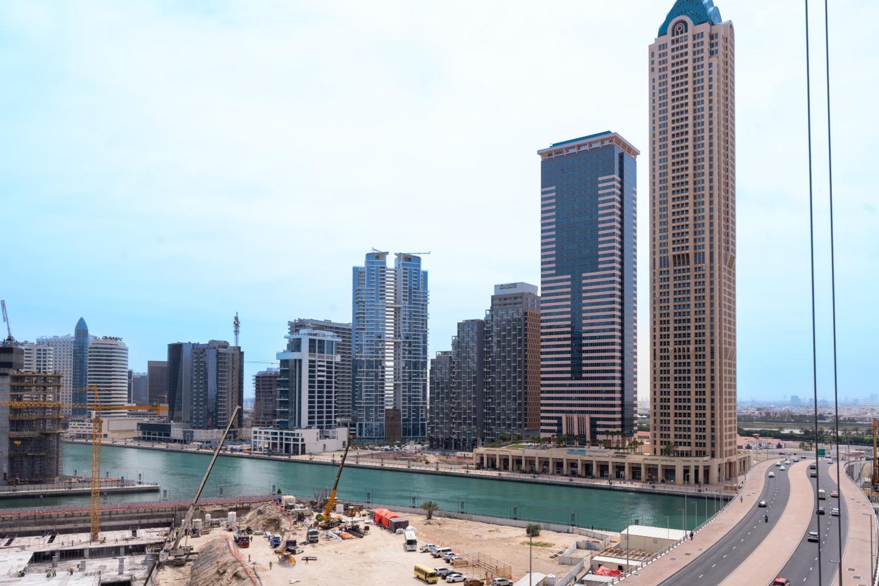 Keyrock - Zada Tower, Business Bay Lake-View Apartment