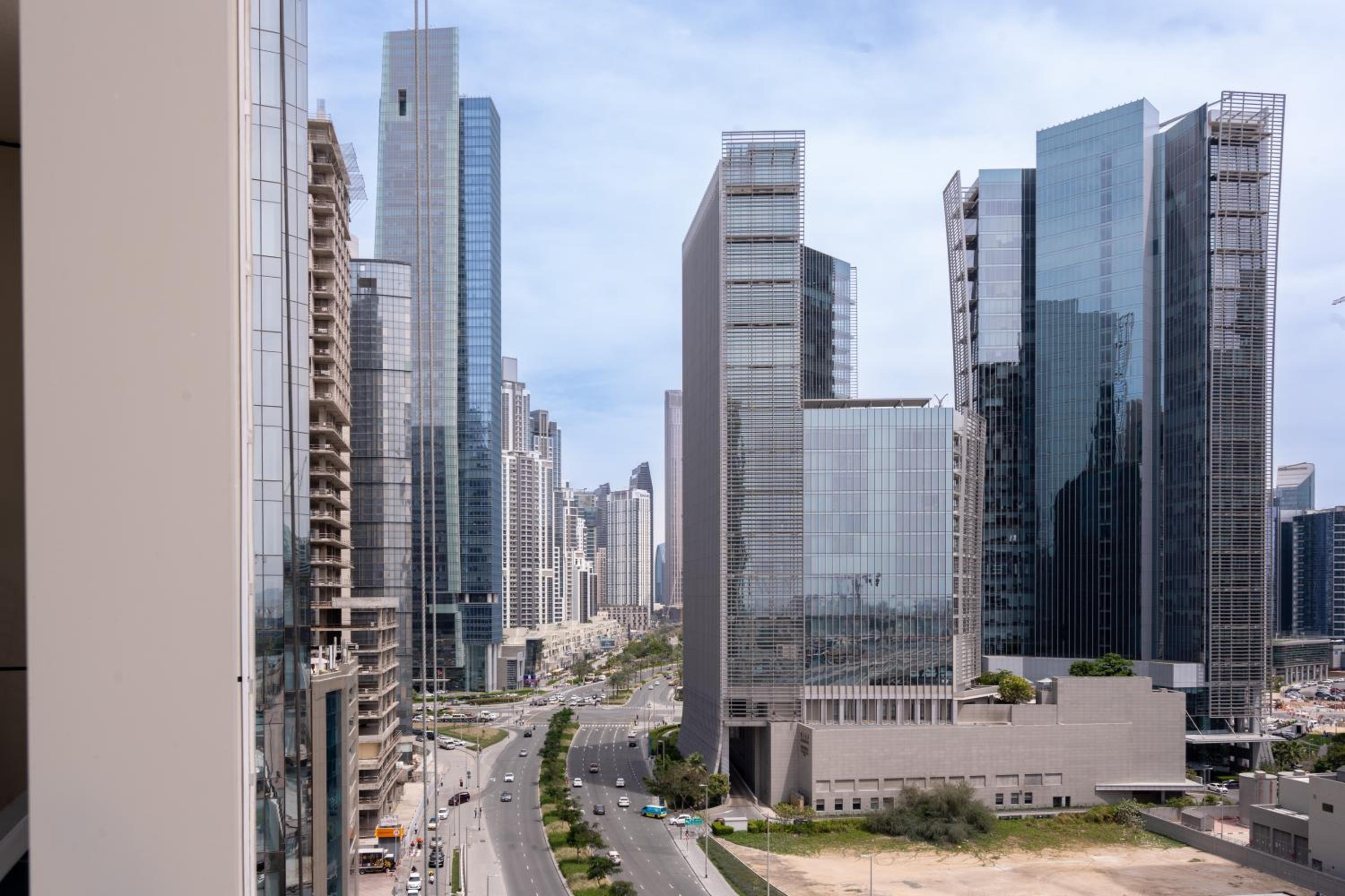 Keyrock - Zada Tower, Business Bay Lake-View Apartment