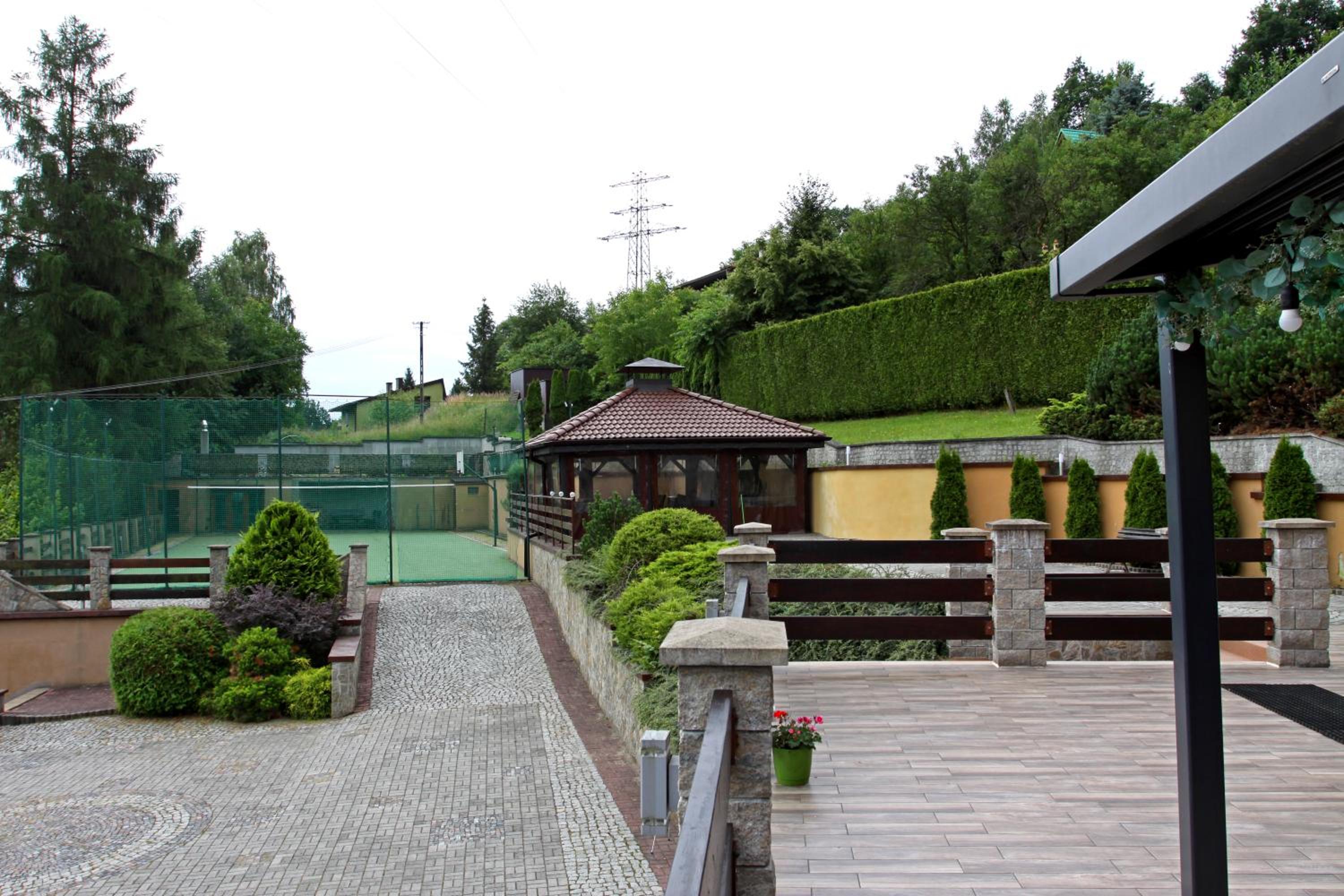 Photo 9