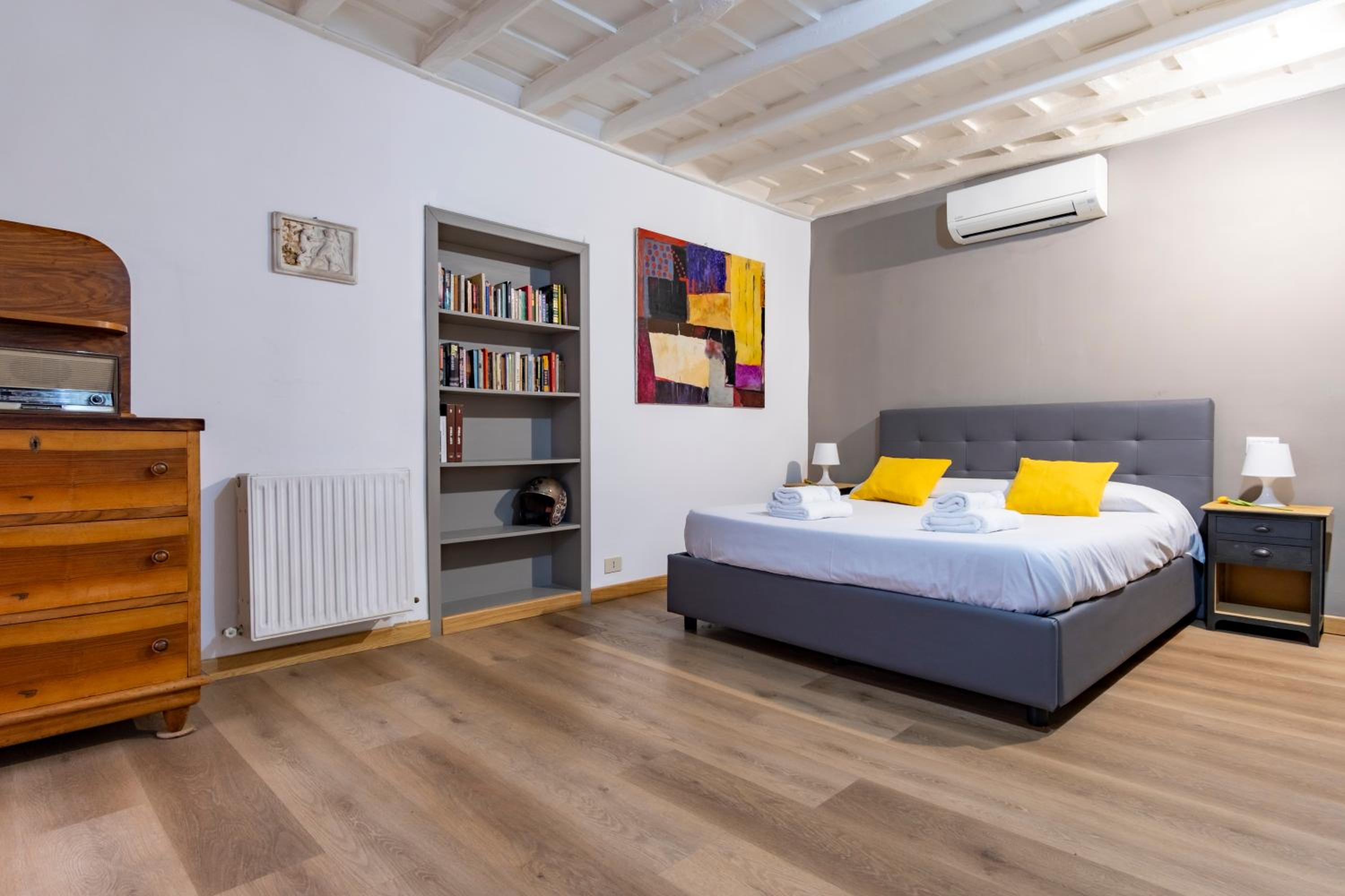 Elegantis Monti Suite Apartment