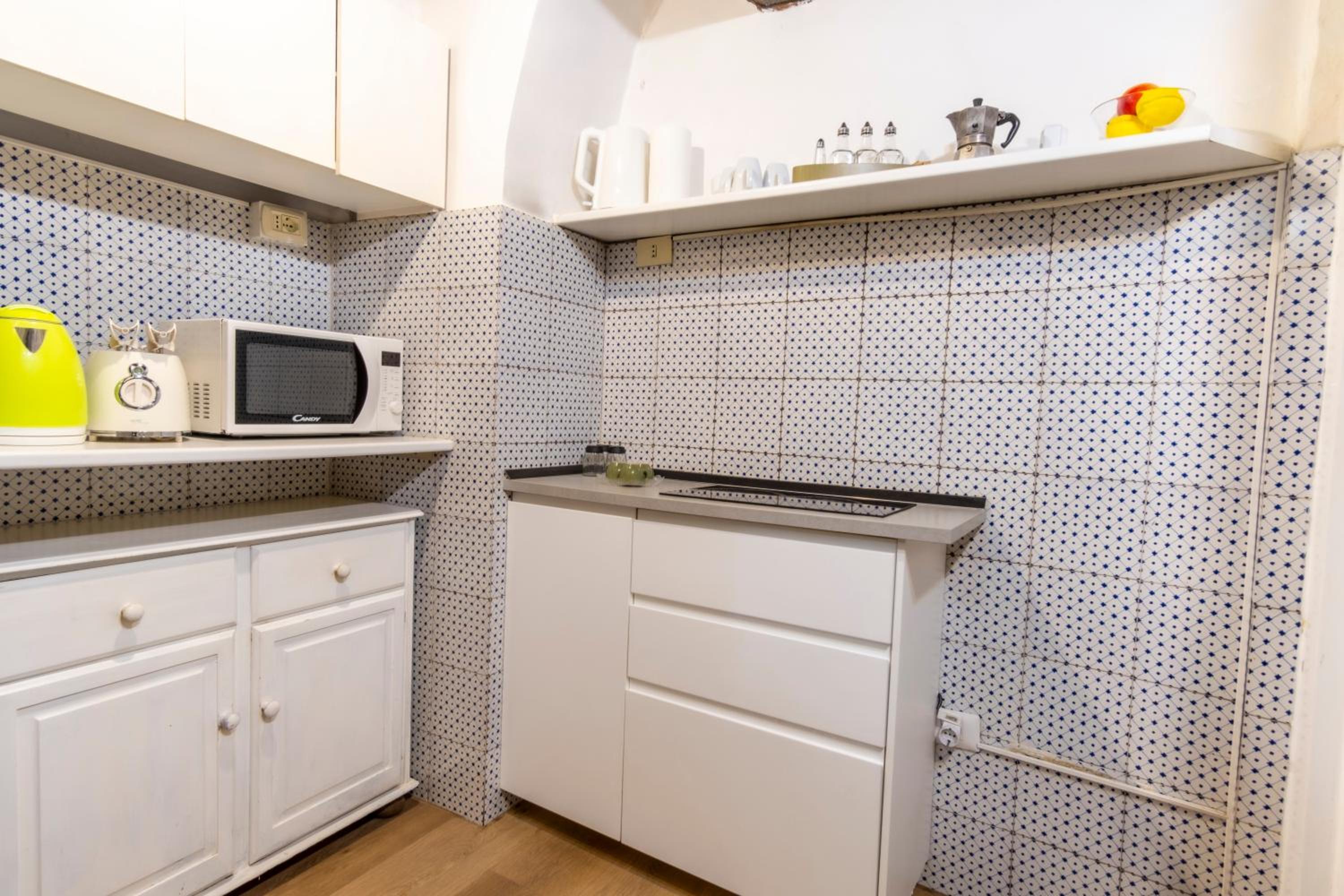 Elegantis Monti Suite Apartment