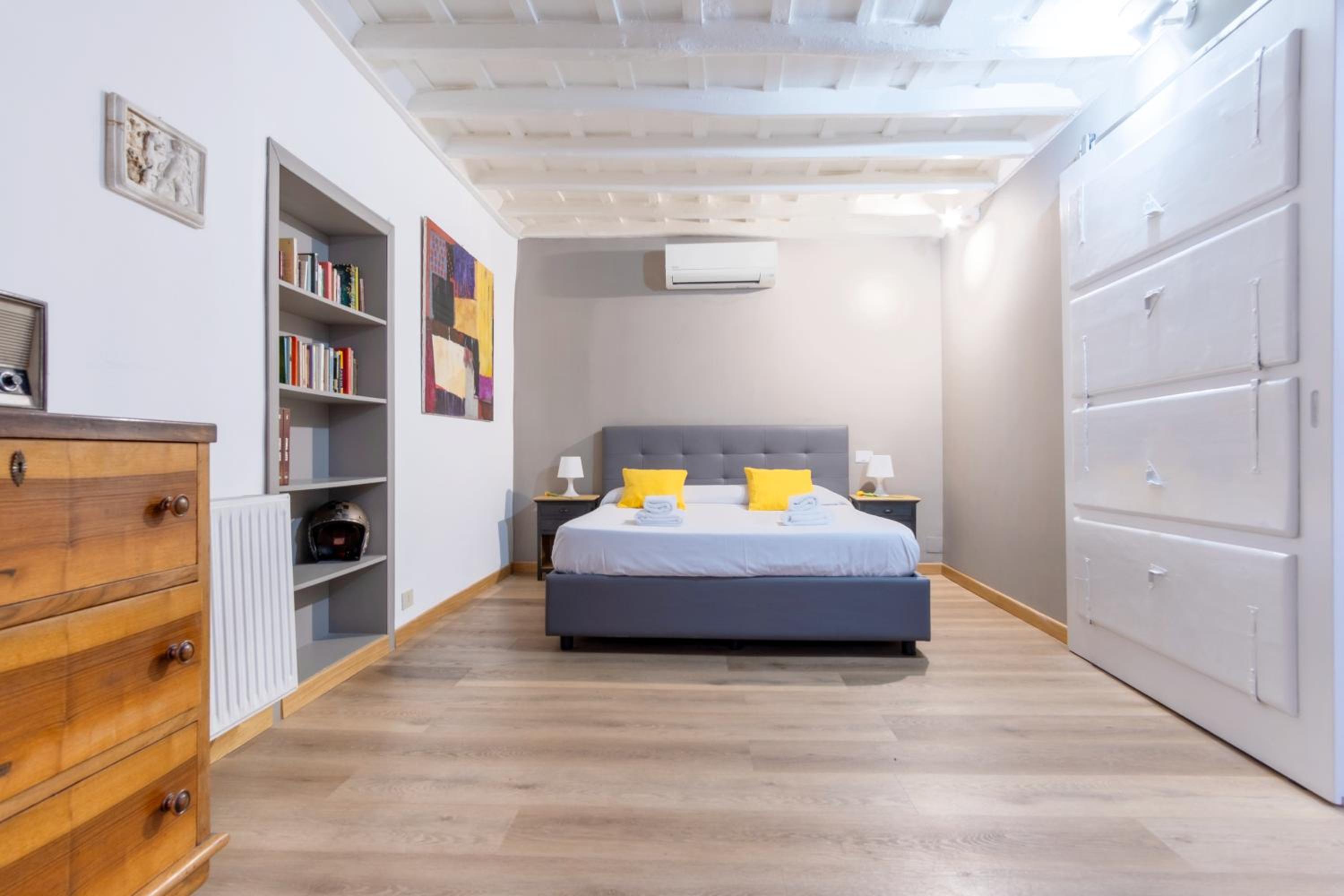 Elegantis Monti Suite Apartment