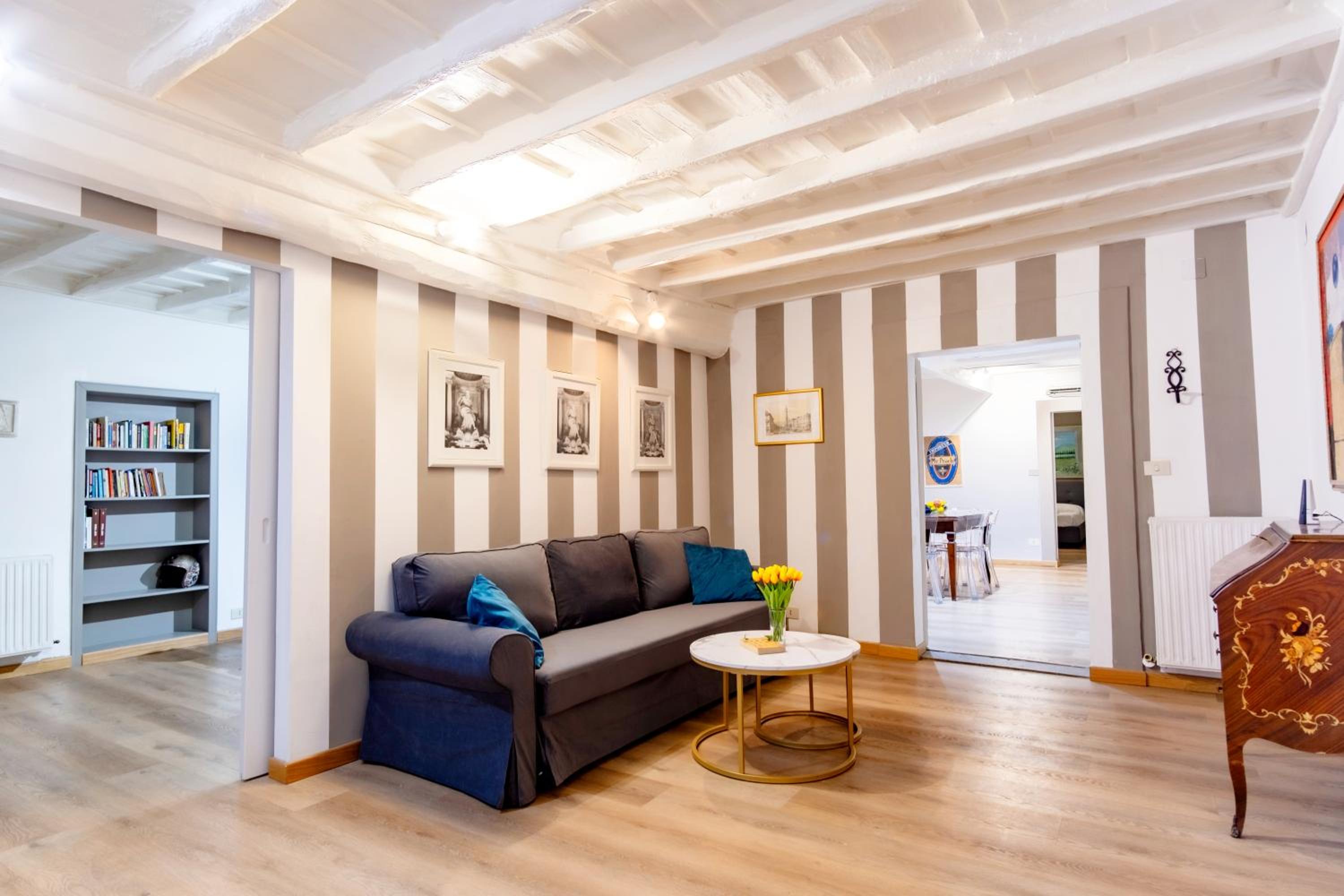 Elegantis Monti Suite Apartment