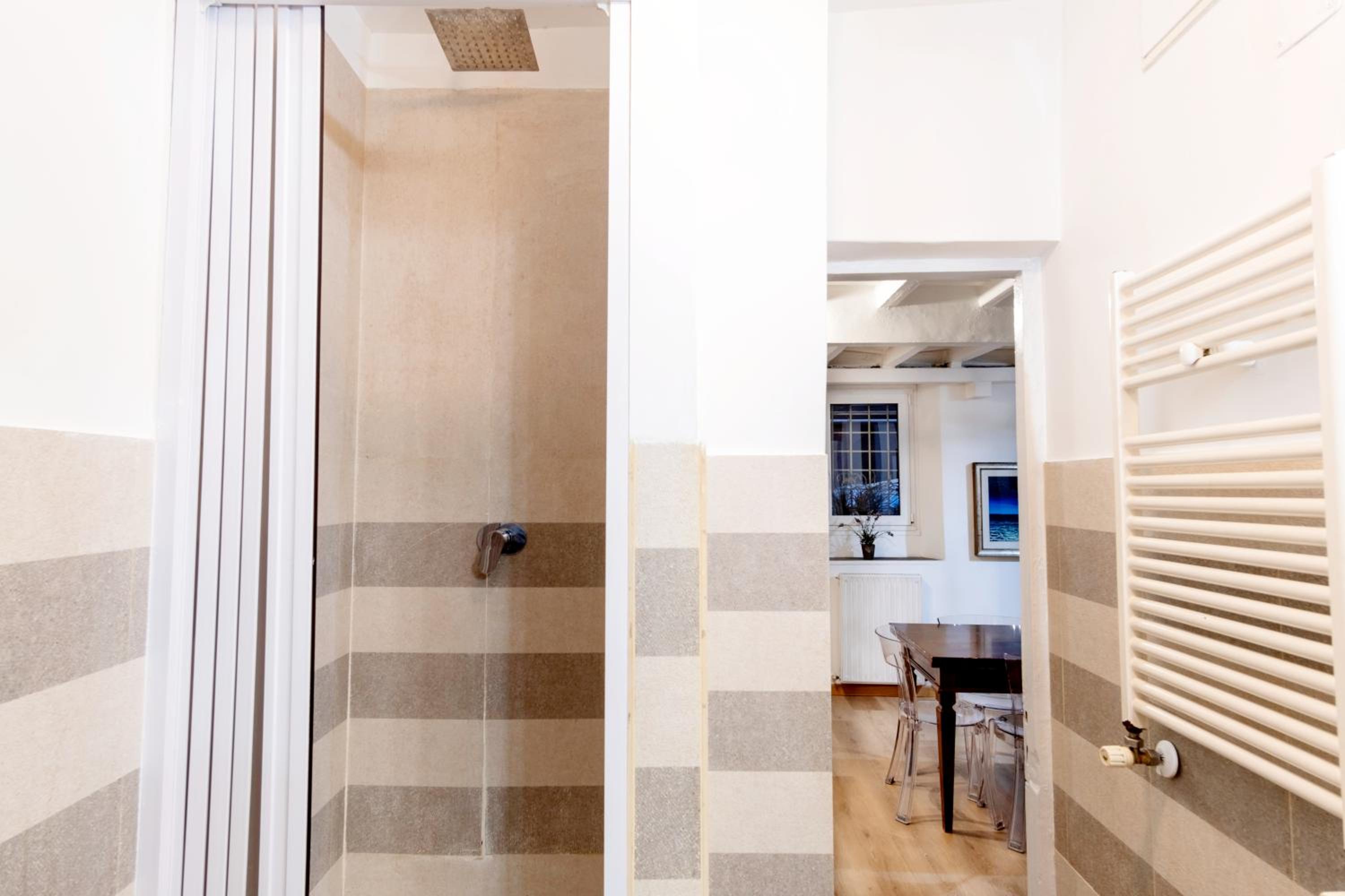 Elegantis Monti Suite Apartment