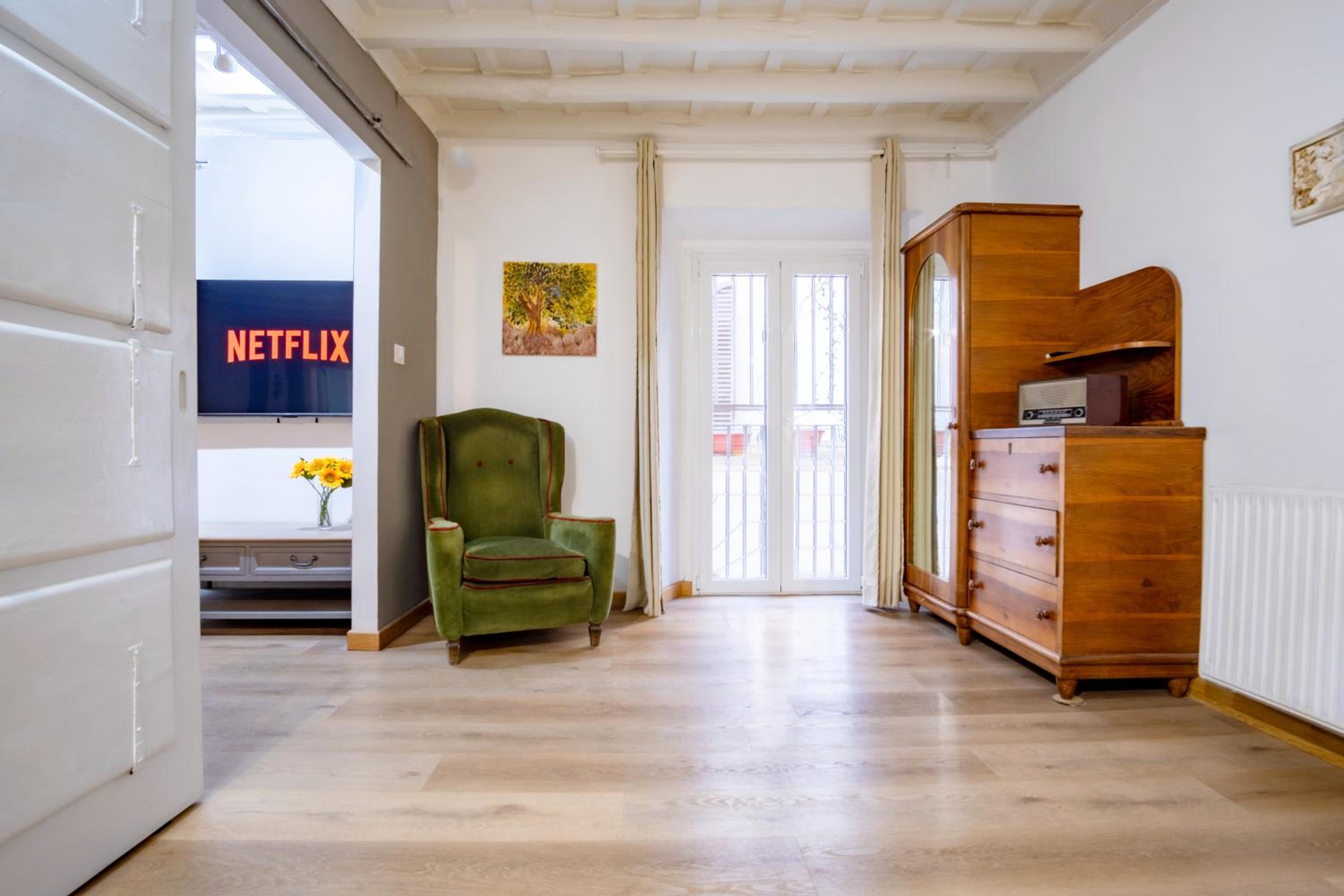 Elegantis Monti Suite Apartment