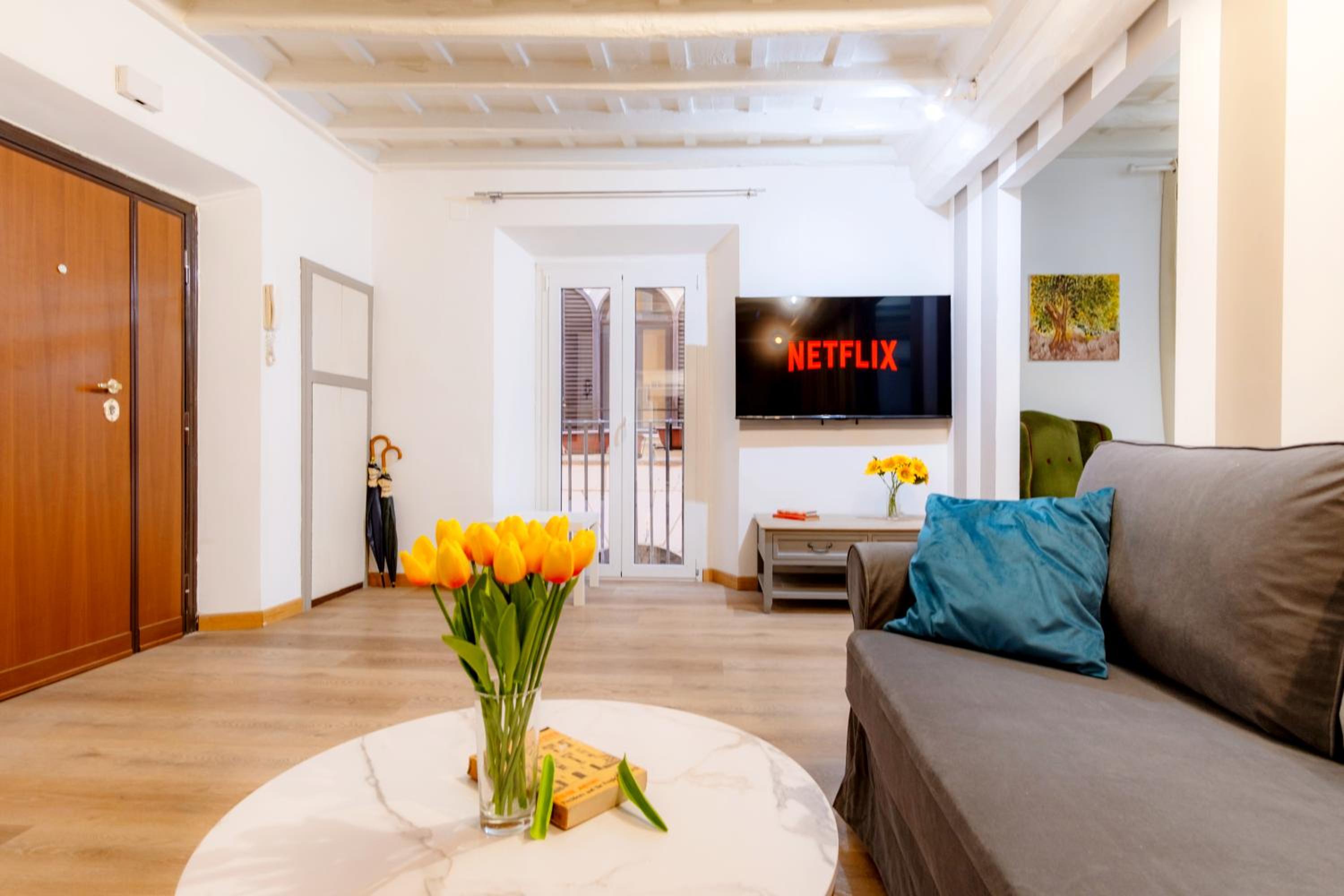Elegantis Monti Suite Apartment