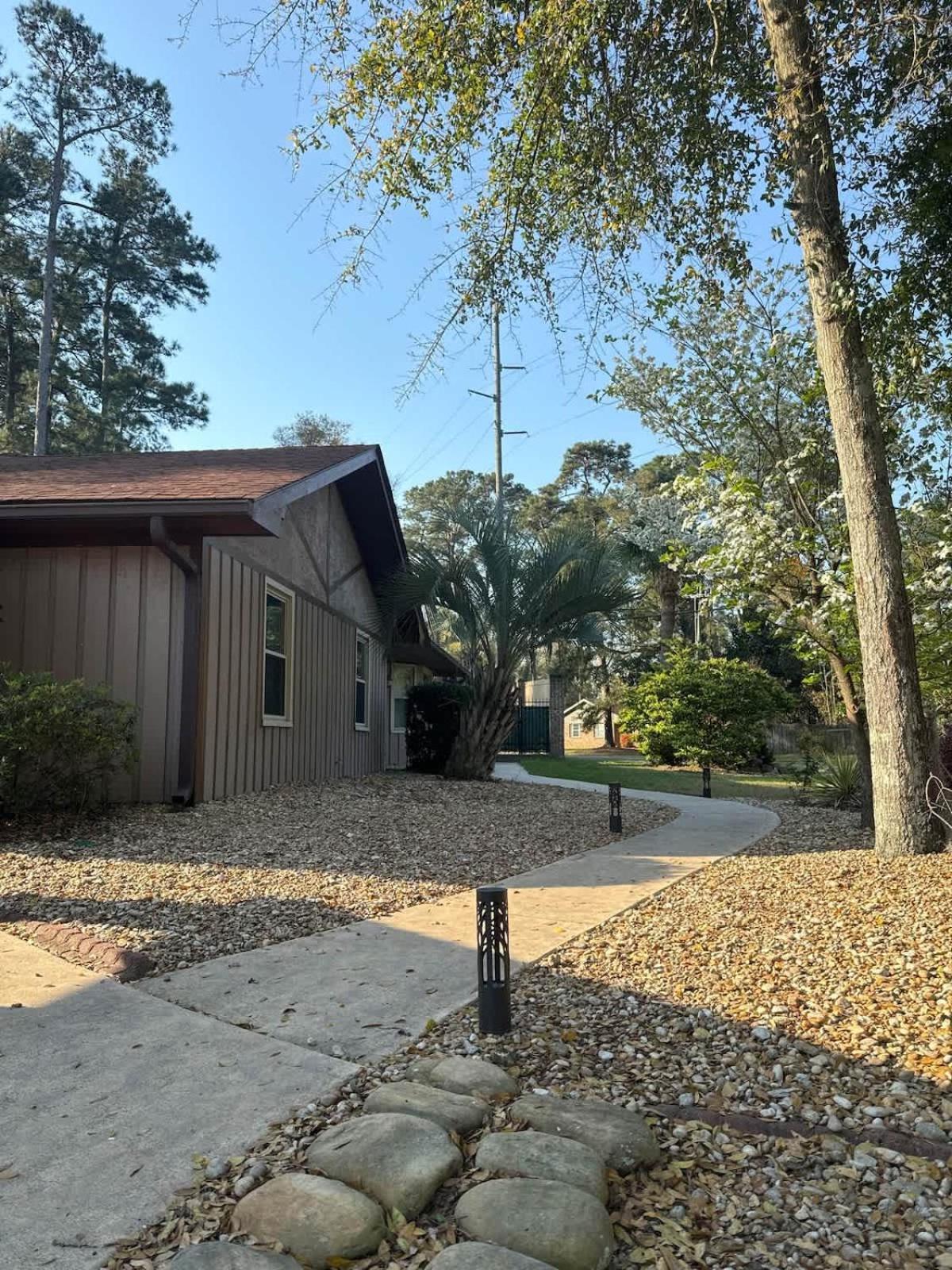Spacious Family Home w Pool and Game-room Near Downtown and Beach