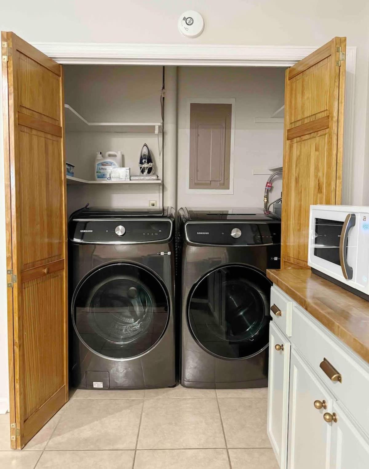 Spacious Family Home w Pool and Game-room Near Downtown and Beach