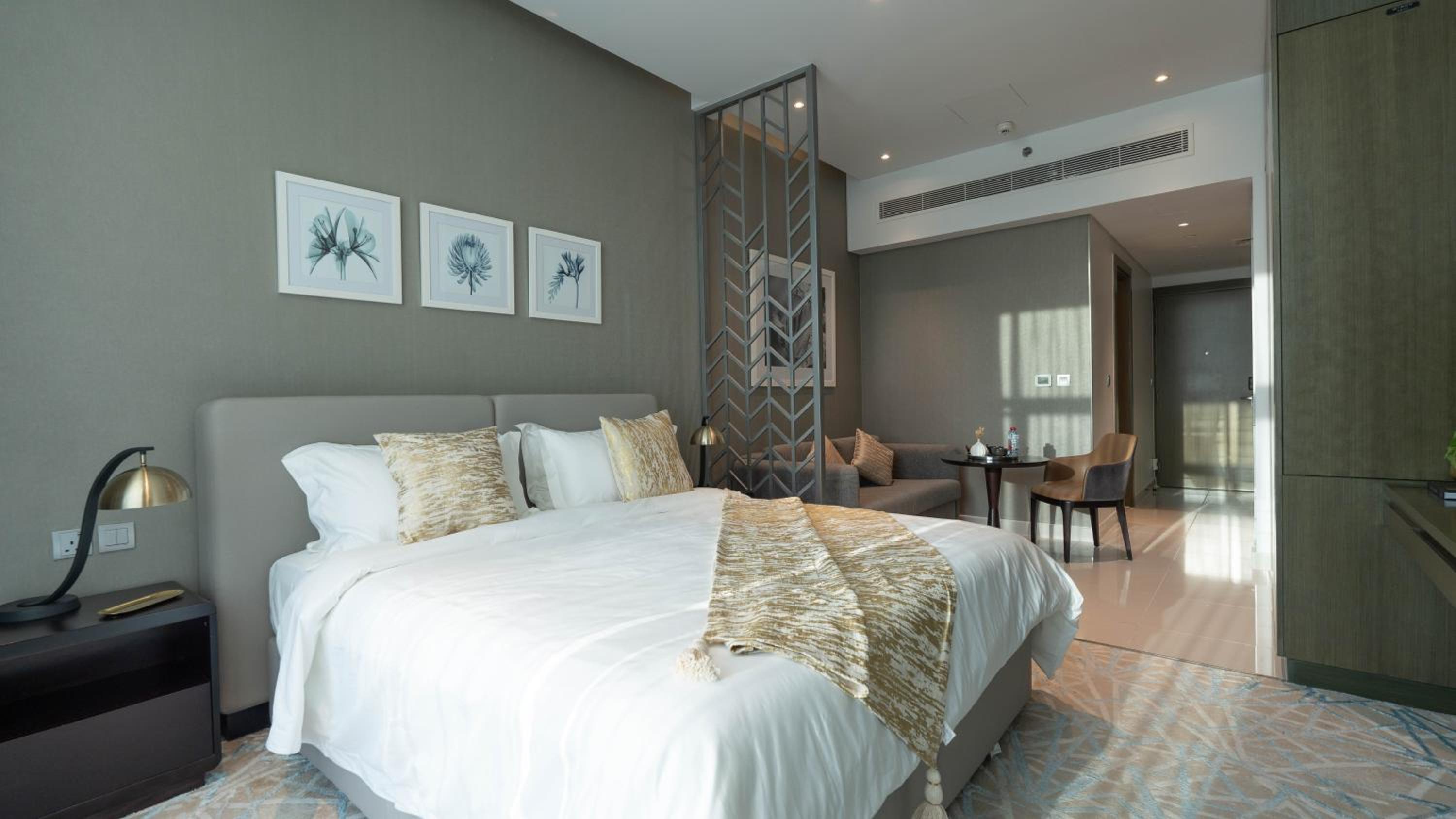 Keyrock Damac Maison Privée - Studio in Business Bay with Pool, Gym & Free Parking
