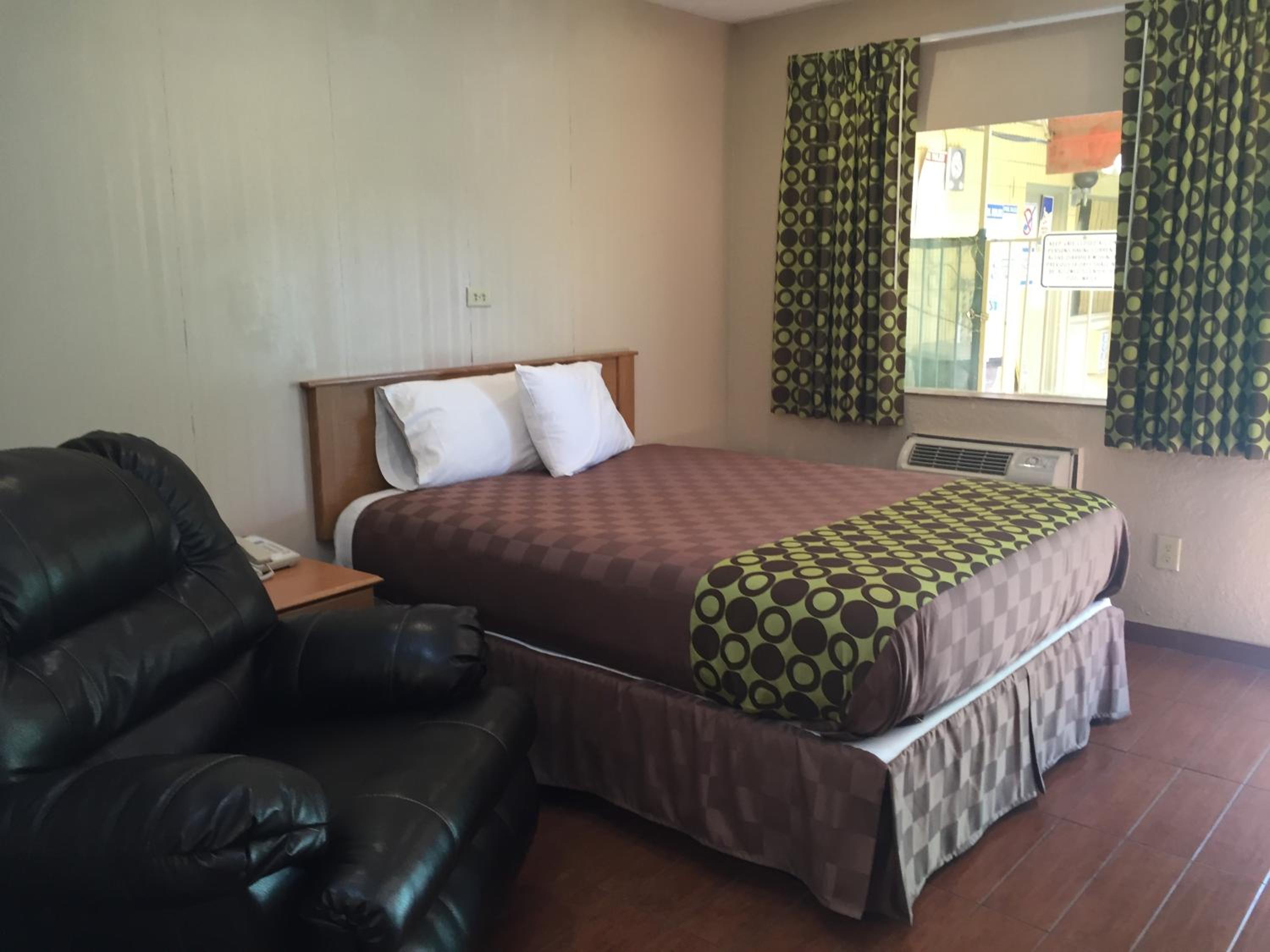 Townhouse Inn and Suites