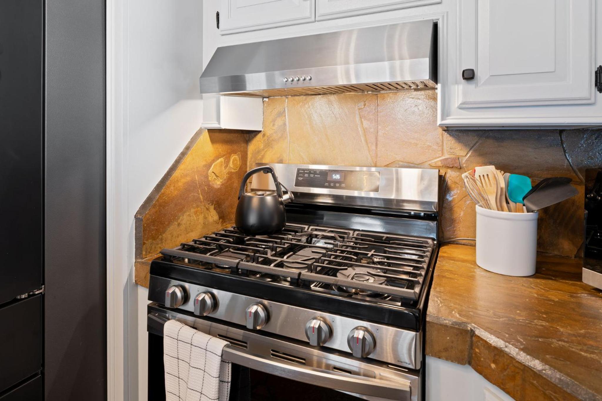 7BR Lakehome For Relocation & Extended Stays #NH