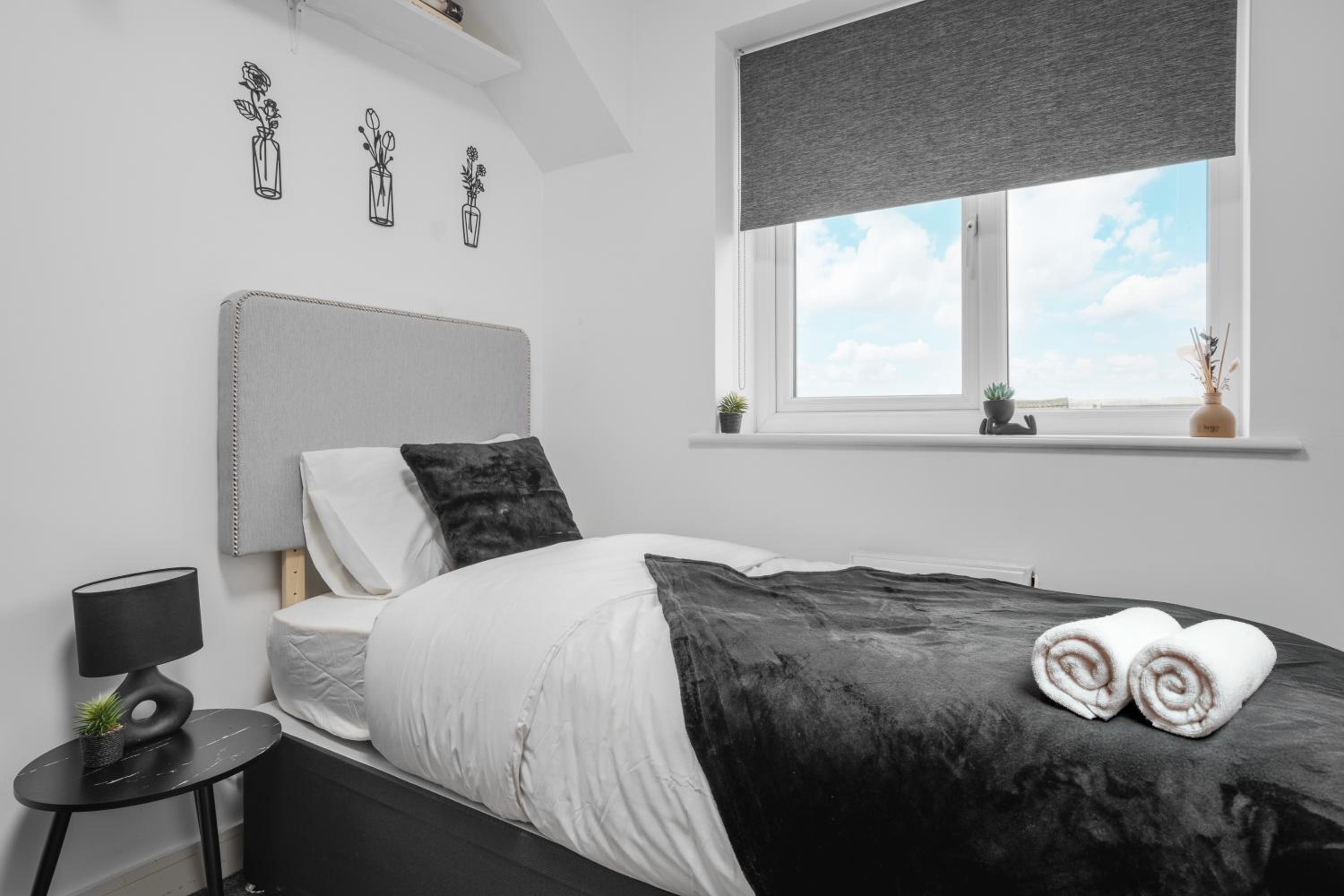 Stylish5 bed By Etihad and Coop live